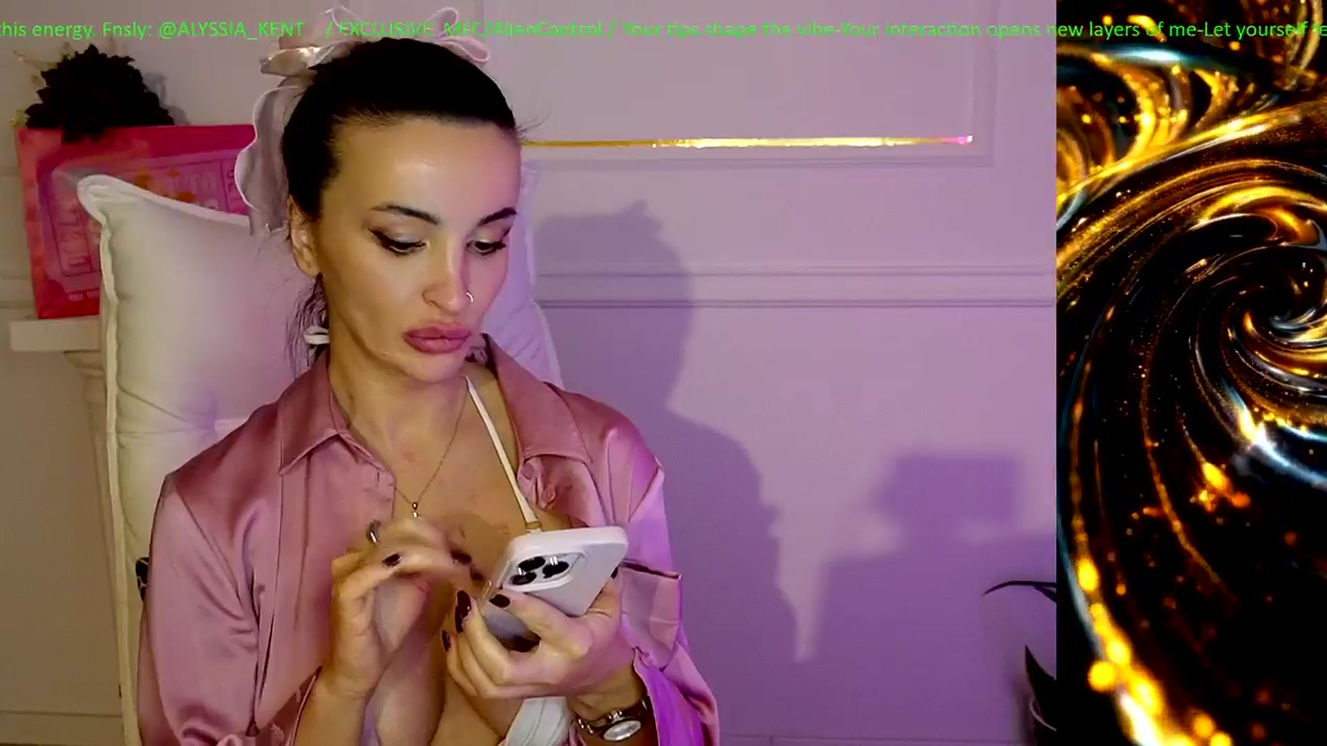 Gallery image thumbnail from AlienControl's myfreecams stream on, 01/14/2026, 19:12 image 17 of 20