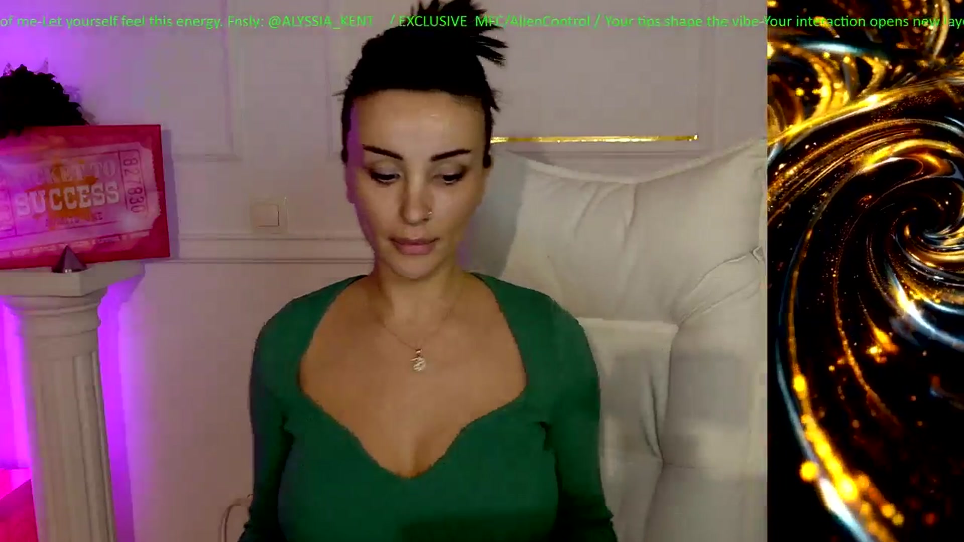 Gallery image thumbnail from AlienControl's myfreecams stream on, 01/20/2026, 21:13 image 15 of 20