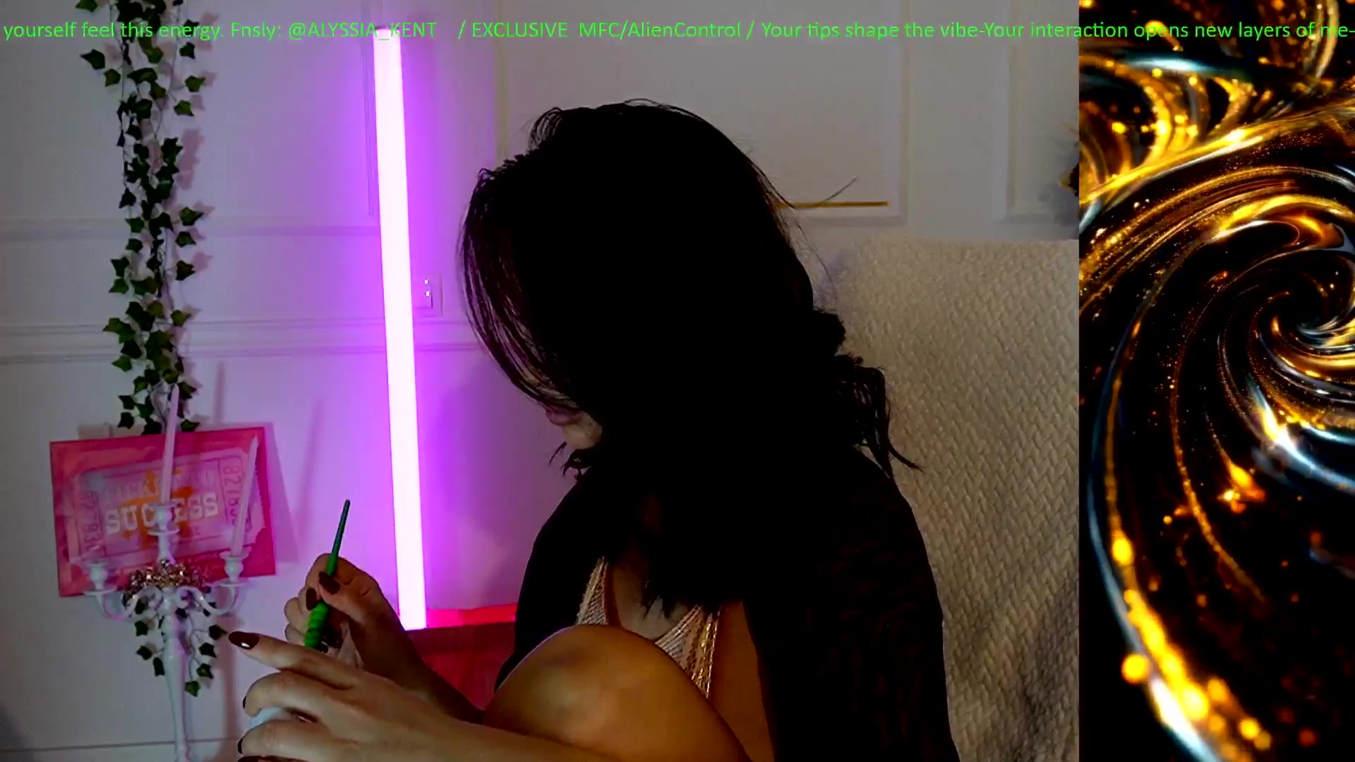 Gallery image thumbnail from AlienControl's myfreecams stream on, 02/01/2026, 18:19 image 7 of 20