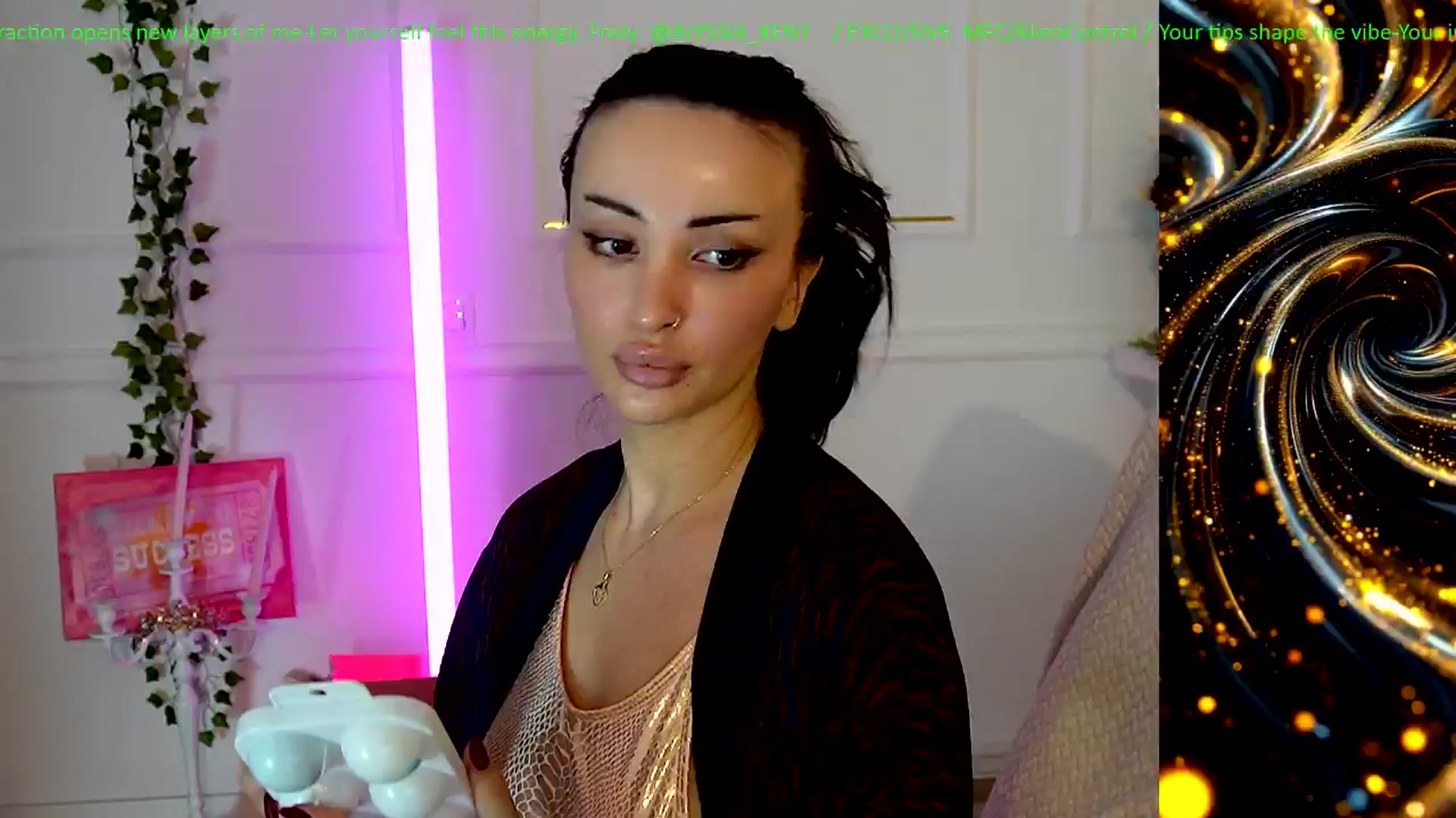 Gallery image thumbnail from AlienControl's myfreecams stream on, 02/01/2026, 18:19 image 1 of 20