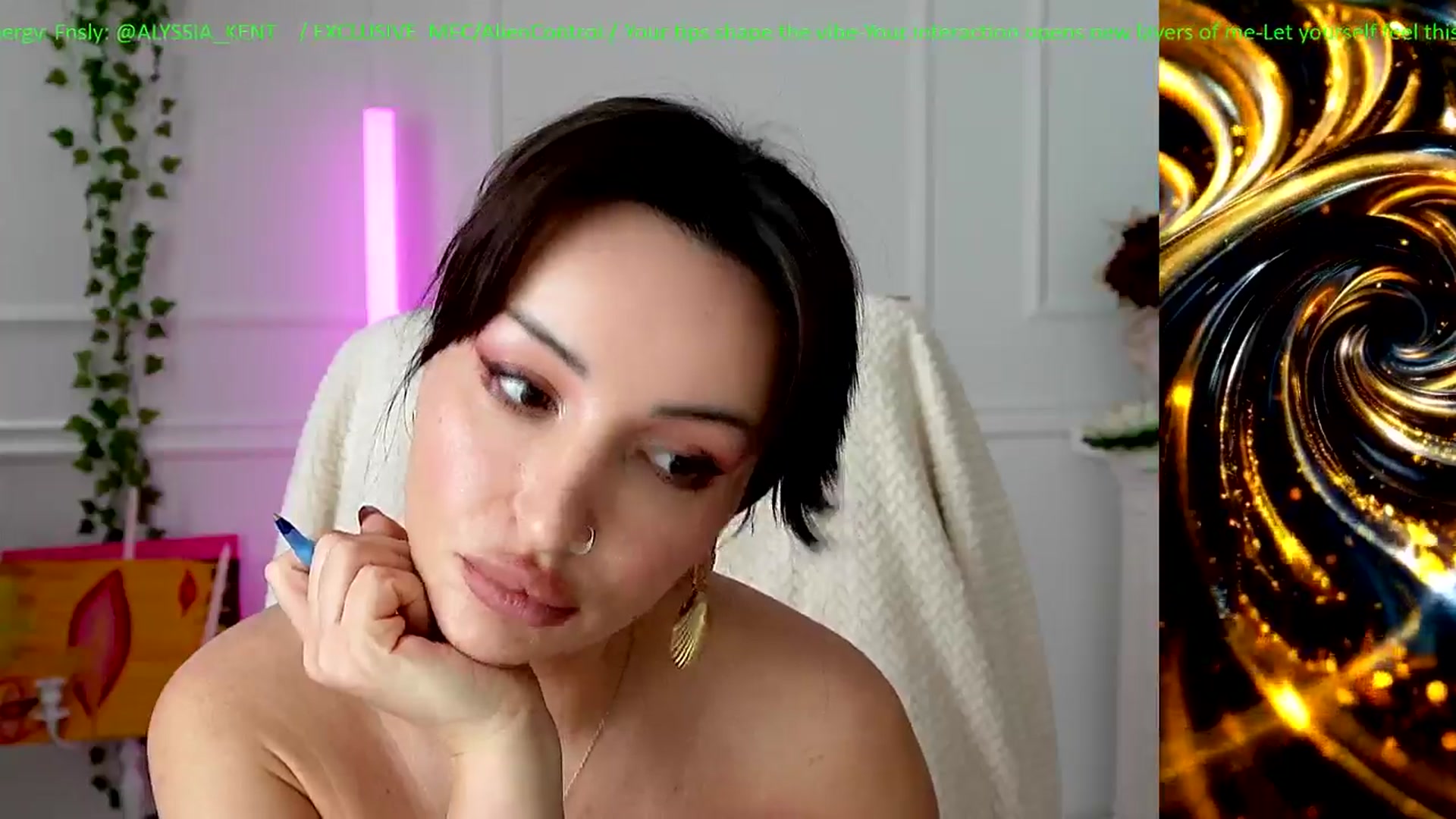 Gallery image thumbnail from AlienControl's myfreecams stream on, 02/02/2026, 13:44 image 10 of 20