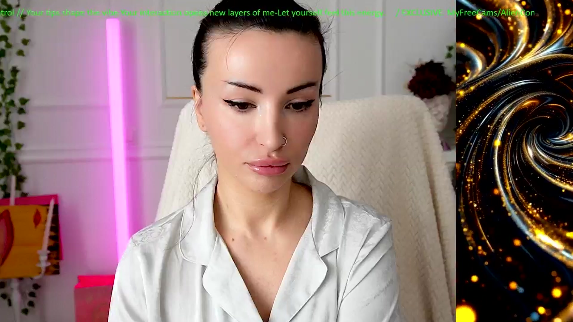 Gallery image thumbnail from AlienControl's myfreecams stream on, 02/04/2026, 09:22 image 2 of 20