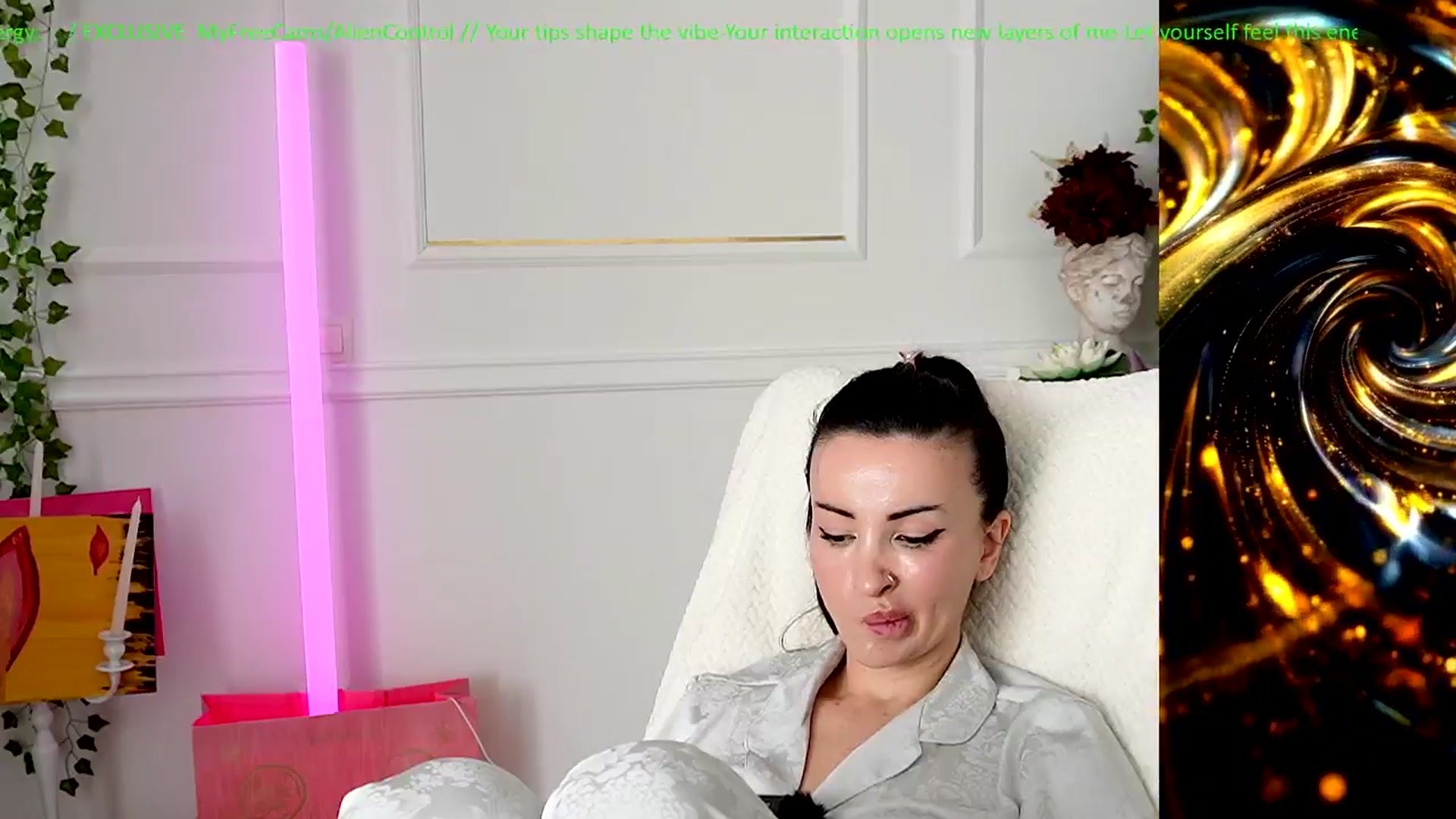 Gallery image thumbnail from AlienControl's myfreecams stream on, 02/04/2026, 10:23 image 4 of 20