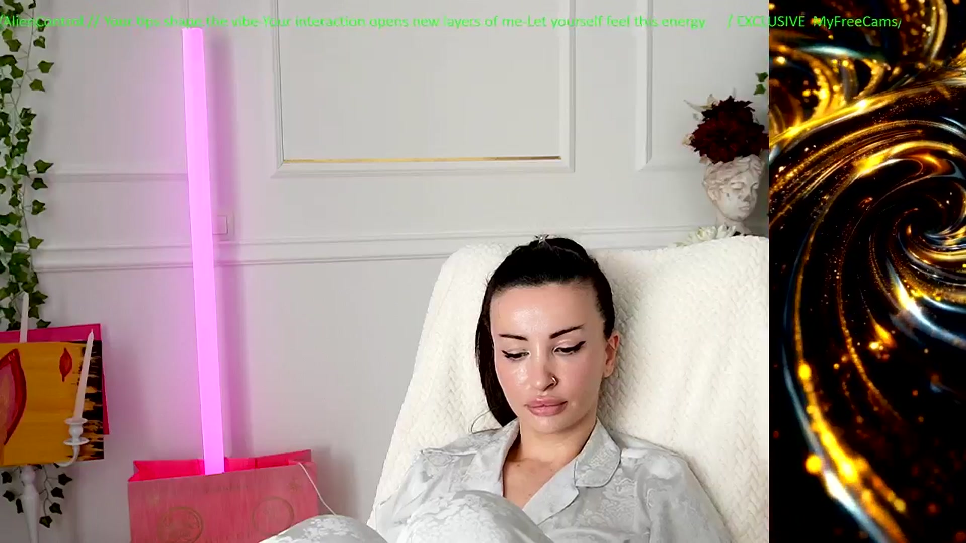 Gallery image thumbnail from AlienControl's myfreecams stream on, 02/04/2026, 10:23 image 5 of 20