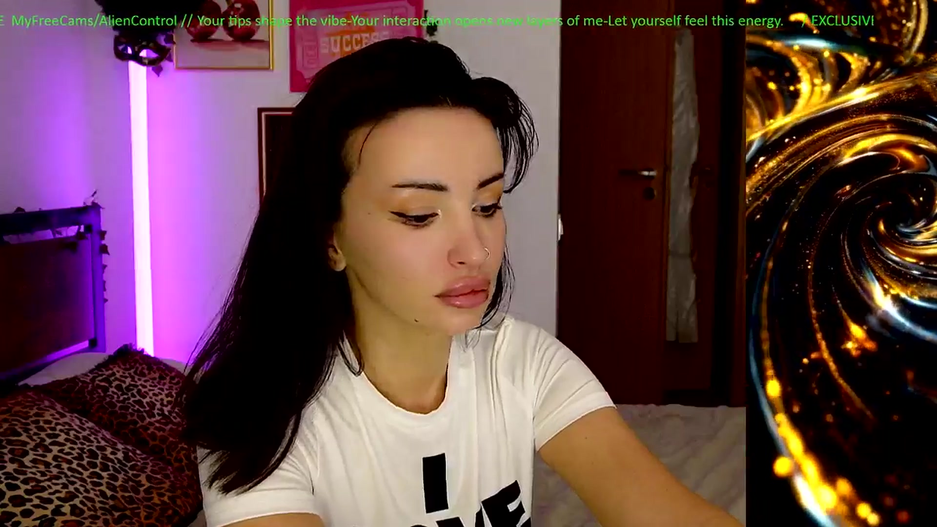 Gallery image thumbnail from AlienControl's myfreecams stream on, 02/06/2026, 11:34 image 4 of 20