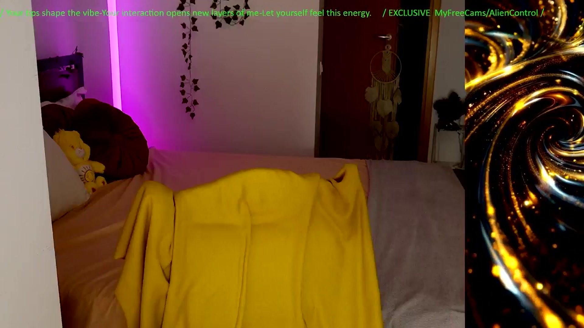 Gallery image thumbnail from AlienControl's myfreecams stream on, 03/30/2026, 14:34 image 16 of 20