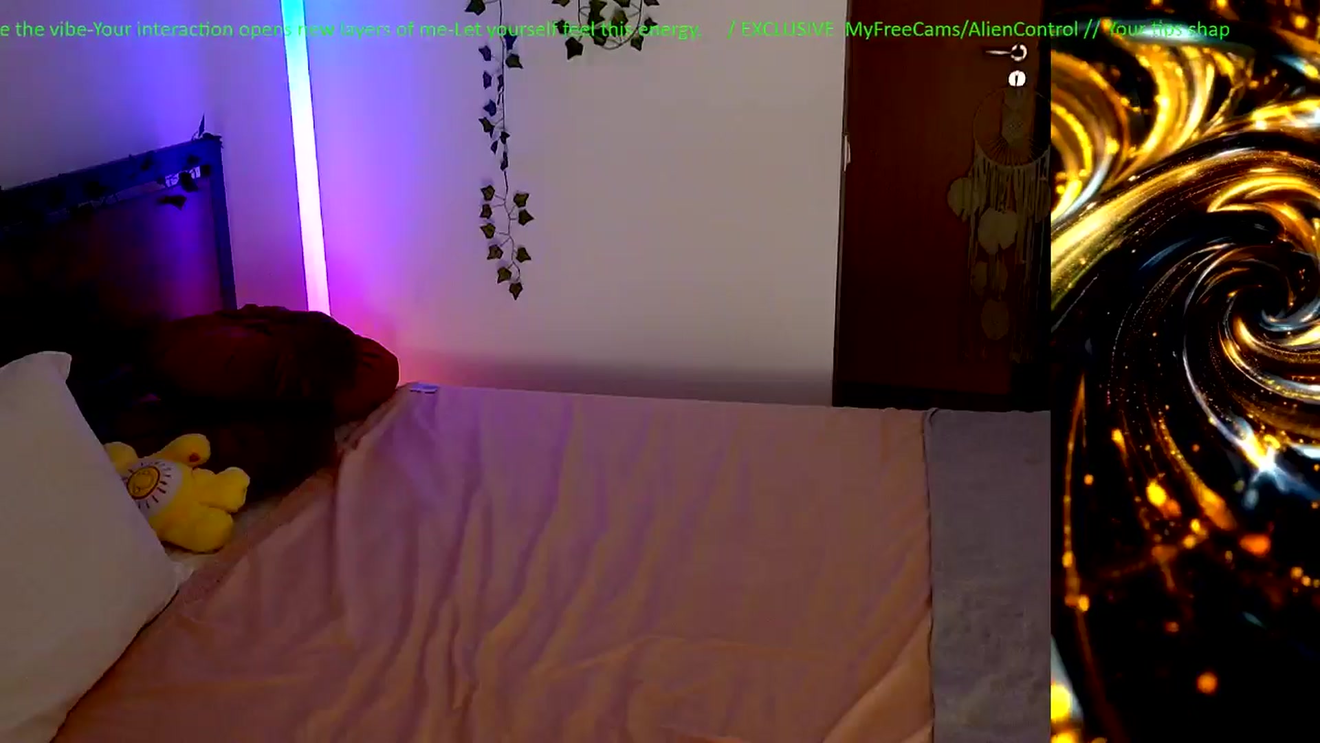 Gallery image thumbnail from AlienControl's myfreecams stream on, 04/02/2026, 16:36 image 12 of 20
