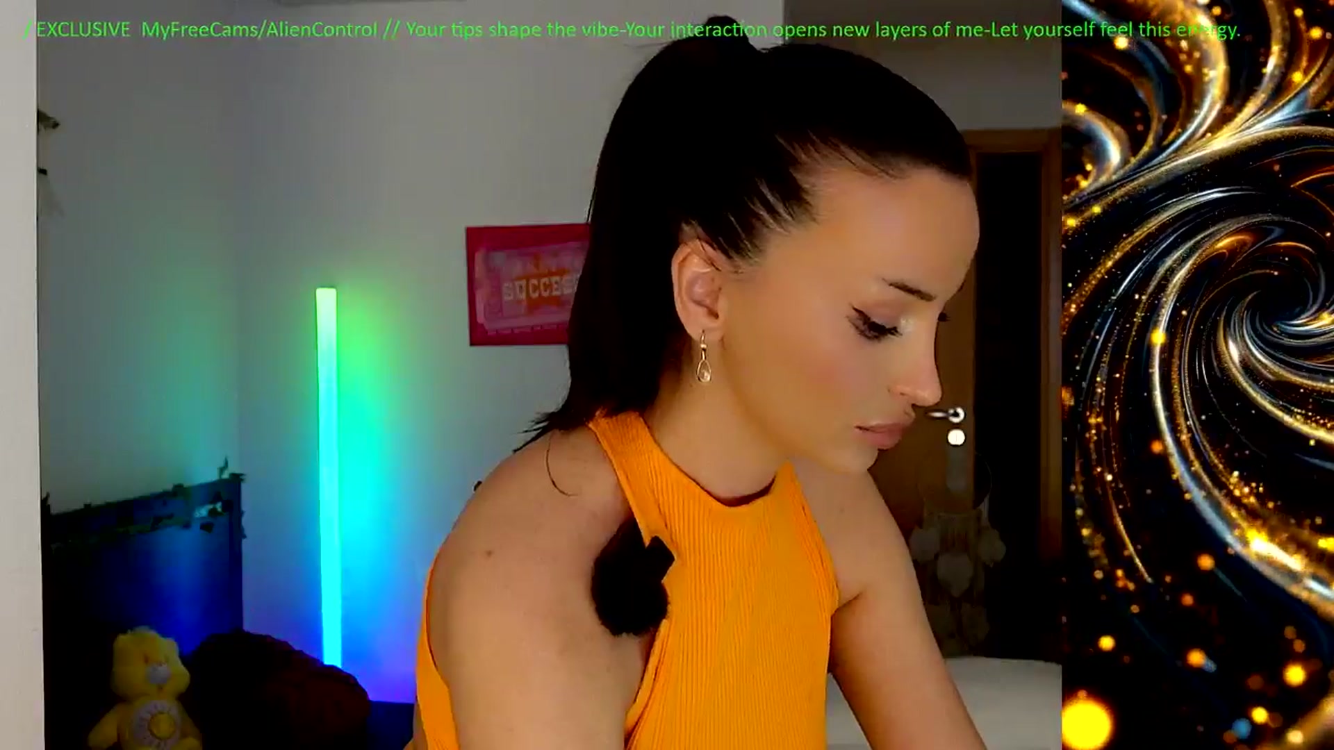 Gallery image thumbnail from AlienControl's myfreecams stream on, 04/12/2026, 16:10 image 16 of 20