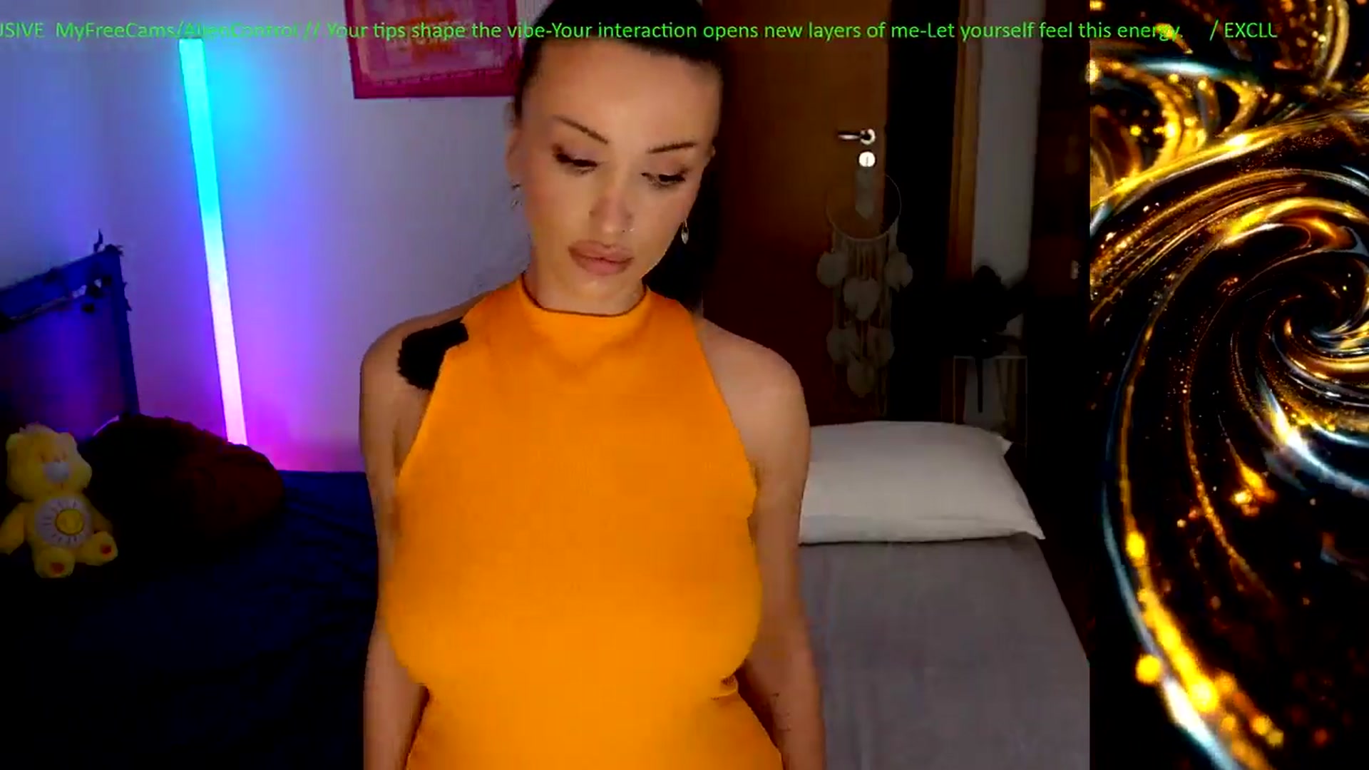 Gallery image thumbnail from AlienControl's myfreecams stream on, 04/12/2026, 16:10 image 19 of 20