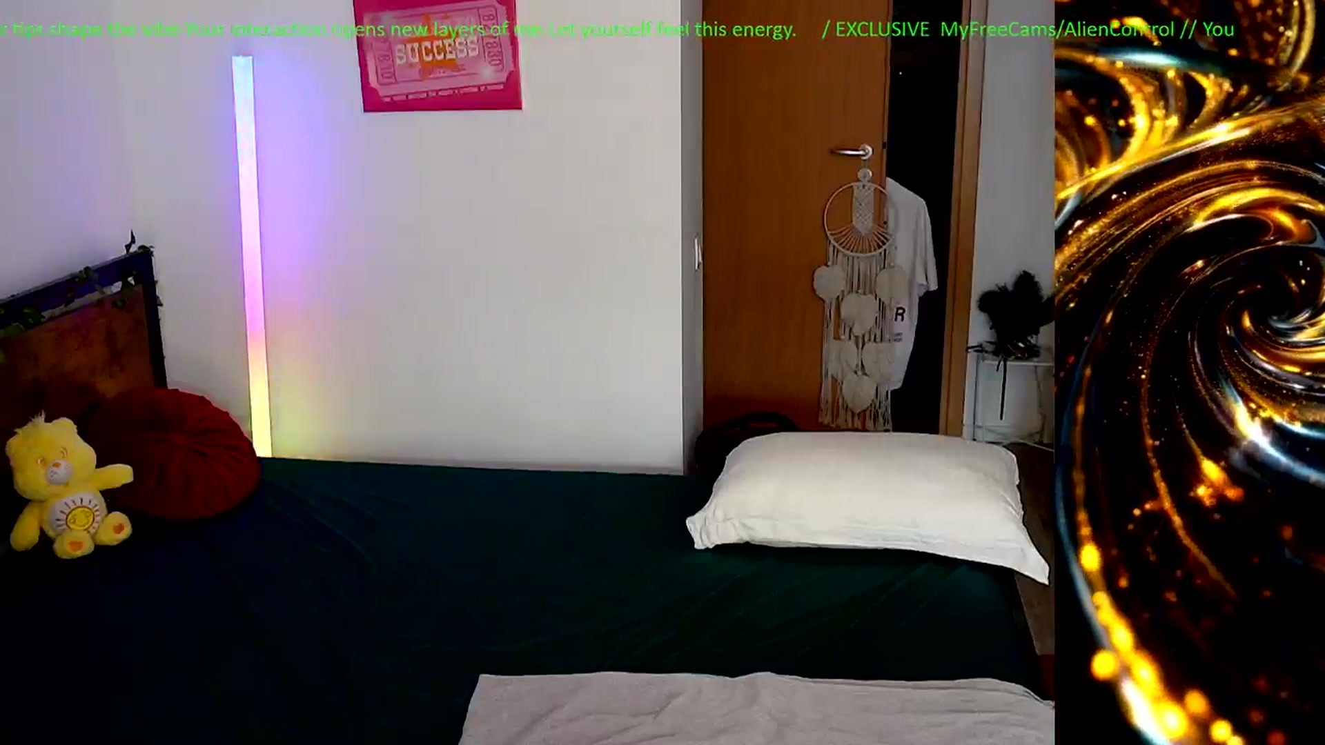 Gallery image thumbnail from AlienControl's myfreecams stream on, 04/16/2026, 15:49 image 12 of 20