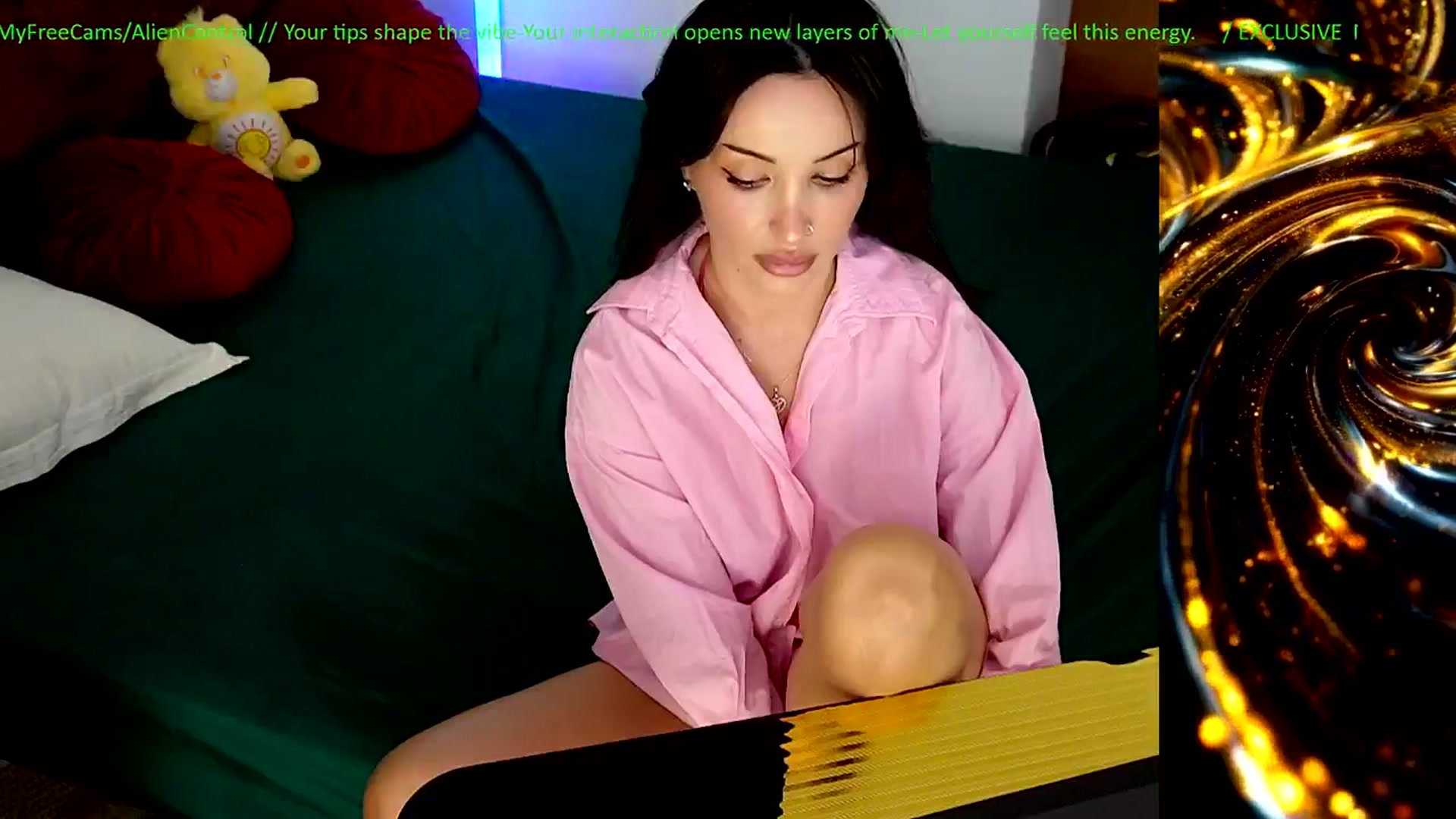 Gallery image thumbnail from AlienControl's myfreecams stream on, 04/17/2026, 15:29 image 13 of 20