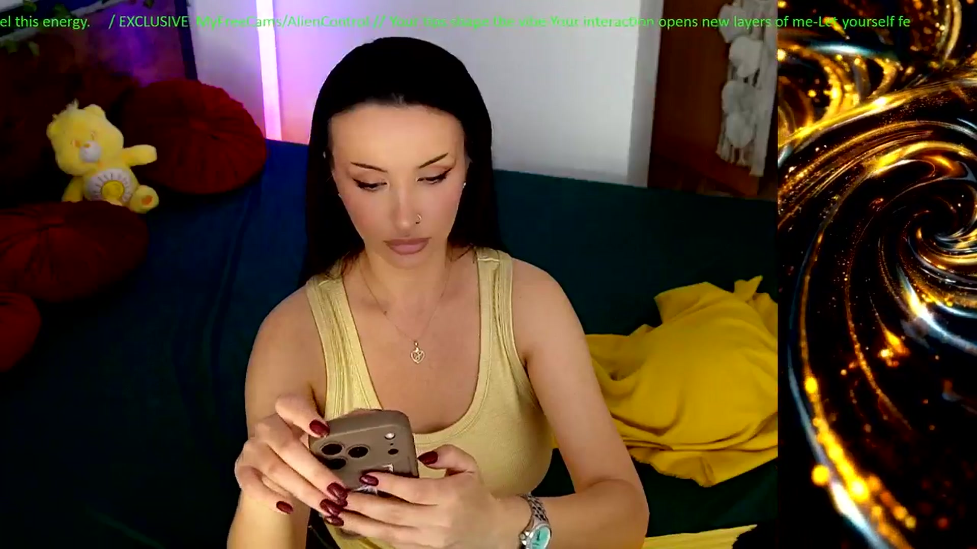 Gallery image thumbnail from AlienControl's myfreecams stream on, 04/19/2026, 14:47 image 11 of 20