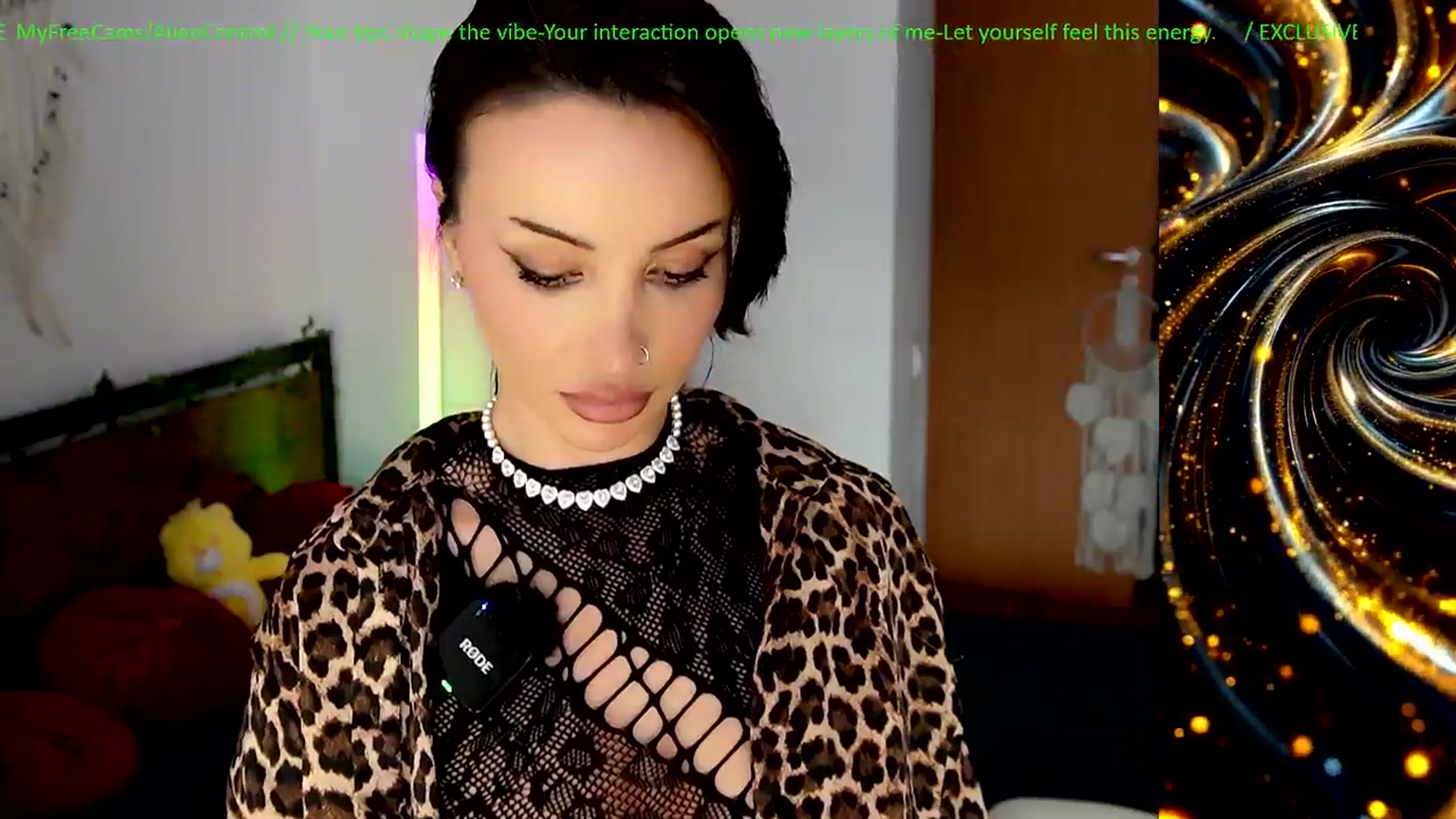 Gallery image thumbnail from AlienControl's myfreecams stream on, 04/22/2026, 16:34 image 8 of 20