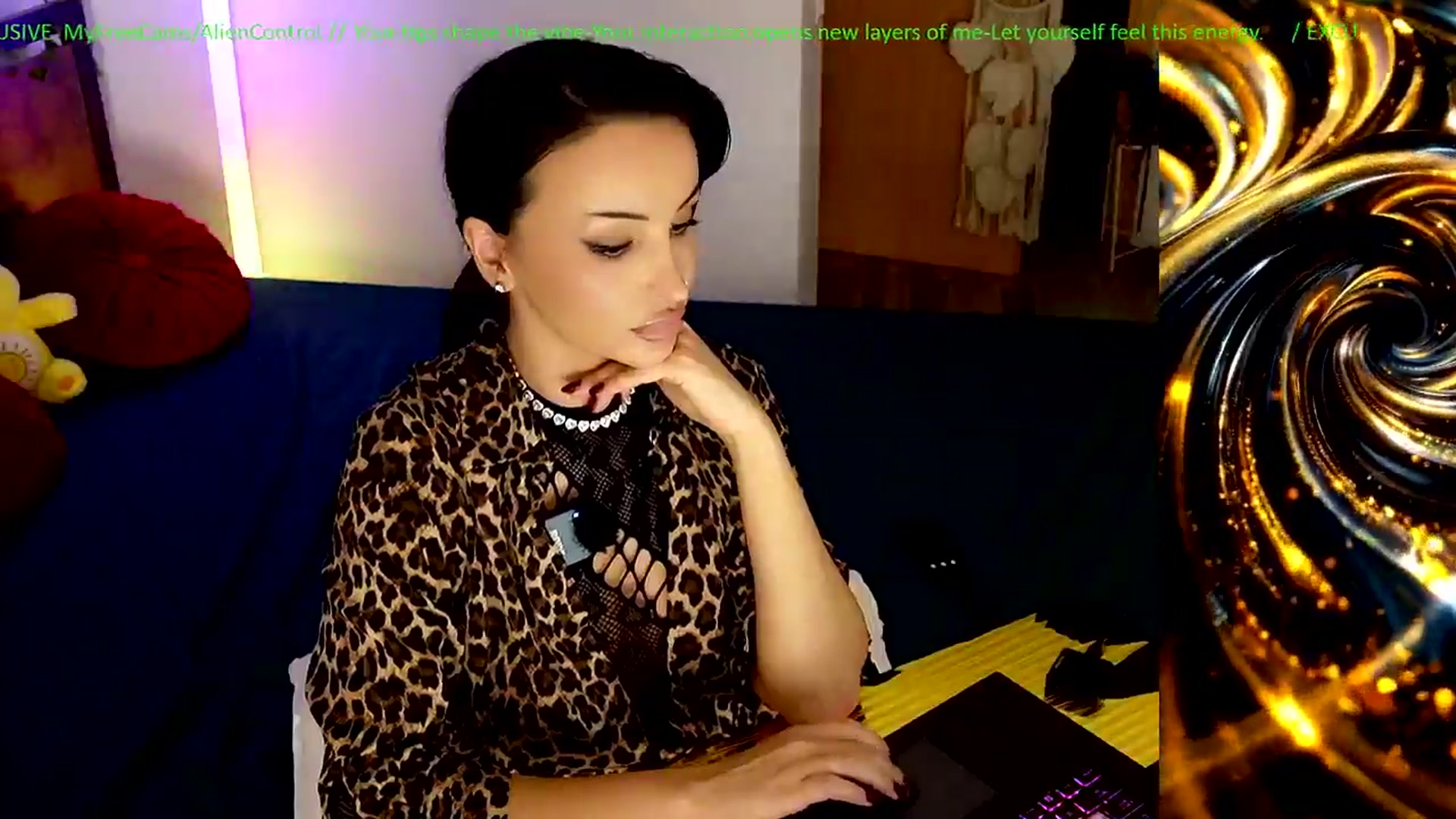 Gallery image thumbnail from AlienControl's myfreecams stream on, 04/22/2026, 18:53 image 14 of 20
