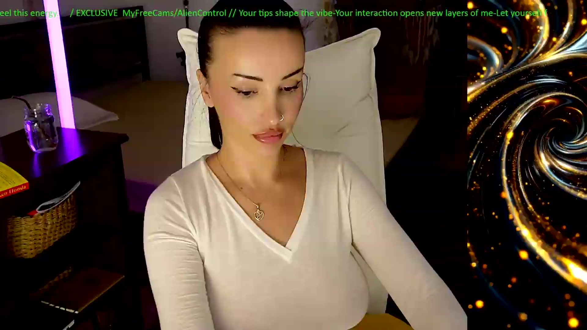 Gallery image thumbnail from AlienControl's myfreecams stream on, 05/08/2026, 16:46 image 13 of 20