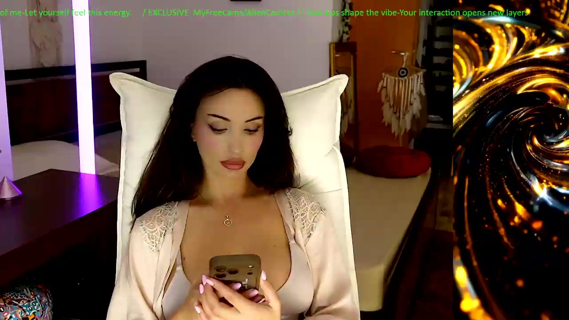 Gallery image thumbnail from AlienControl's myfreecams stream on, 05/09/2026, 15:30 image 10 of 20