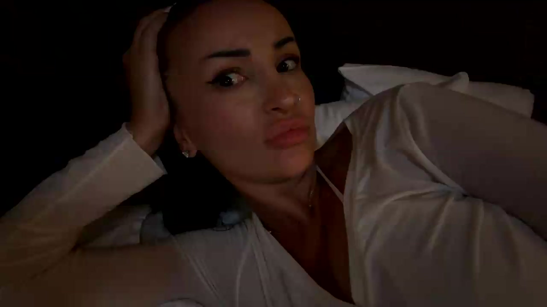 Gallery image thumbnail from AlienControl's myfreecams stream on, 05/14/2026, 19:09 image 14 of 20