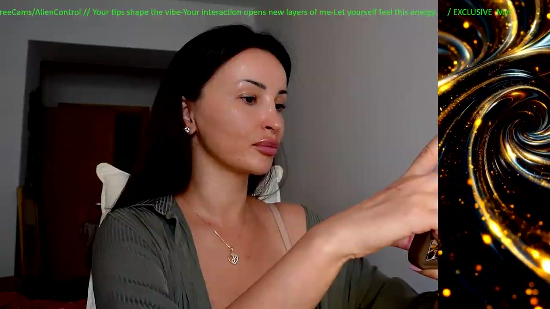 Gallery image thumbnail from AlienControl's myfreecams stream on, 05/20/2026, 15:17 image 8 of 20