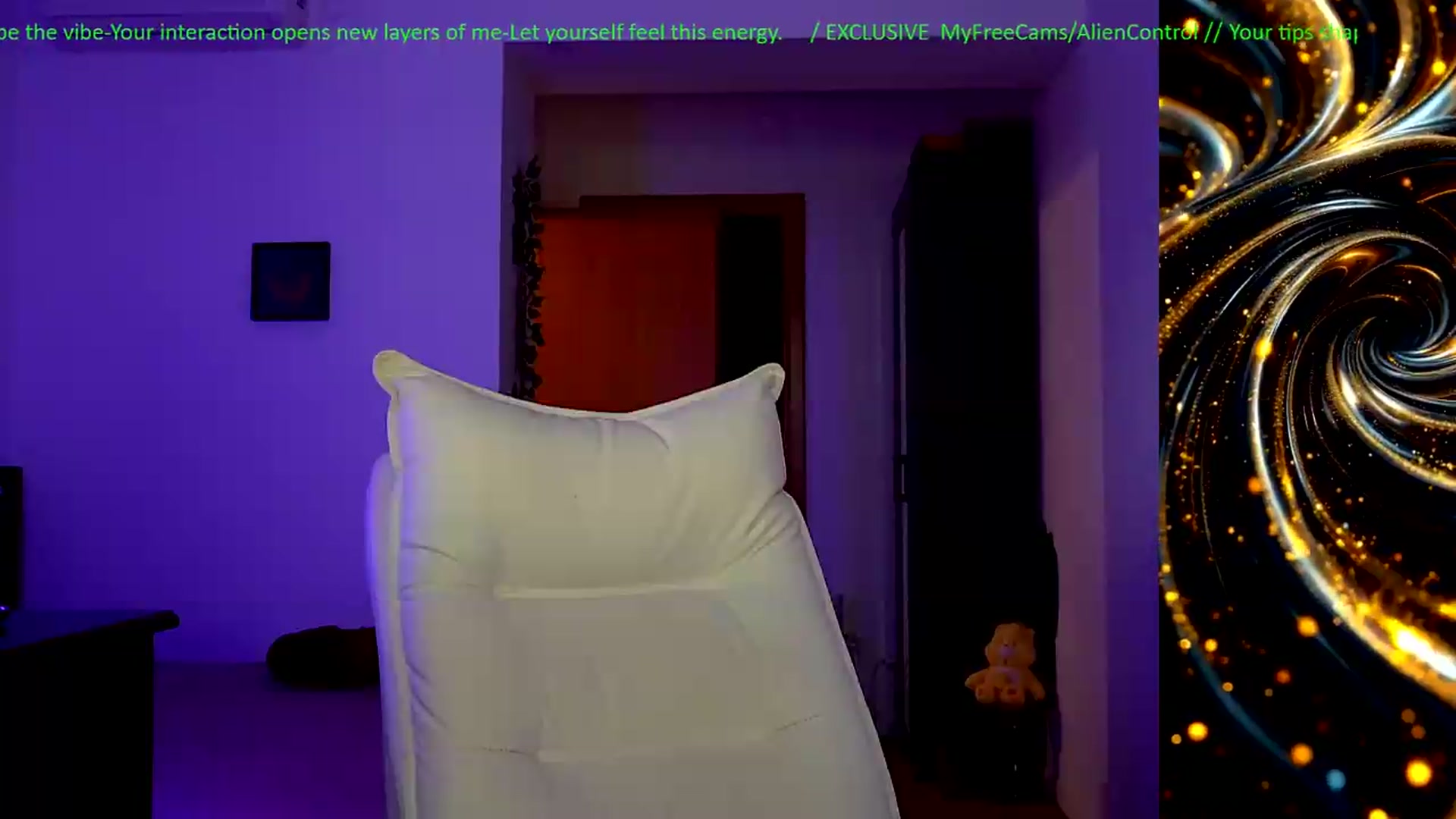 Gallery image thumbnail from AlienControl's myfreecams stream on, 05/22/2026, 17:05 image 18 of 20