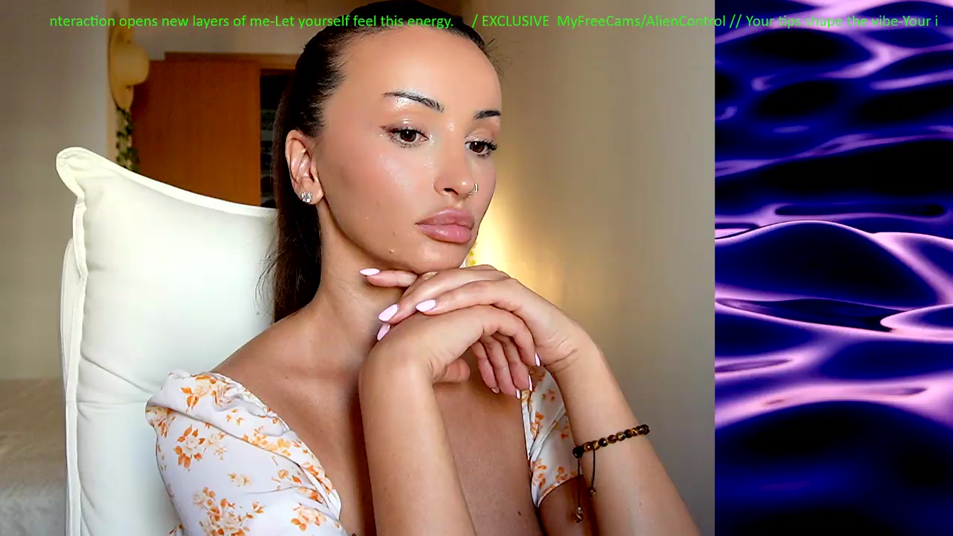 Gallery image thumbnail from AlienControl's myfreecams stream on, 06/16/2026, 14:36 image 5 of 20