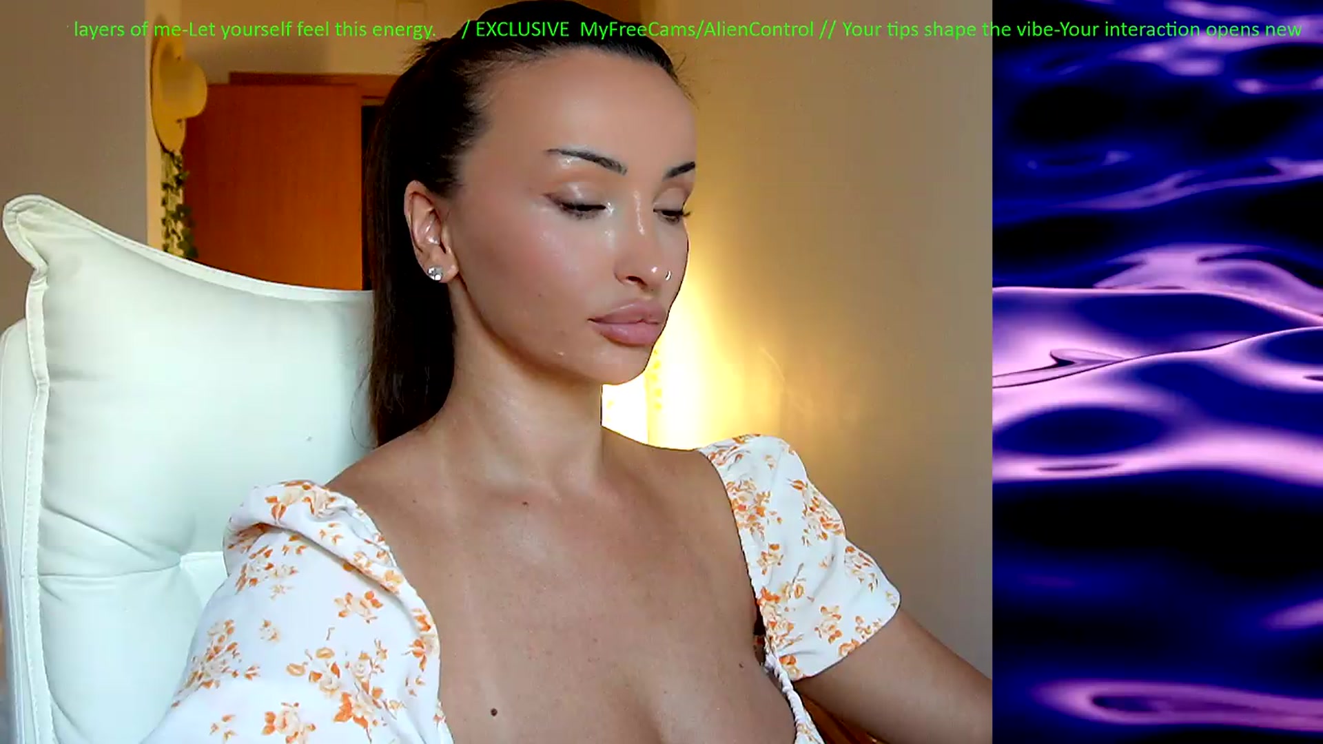 Gallery image thumbnail from AlienControl's myfreecams stream on, 06/16/2026, 14:36 image 4 of 20