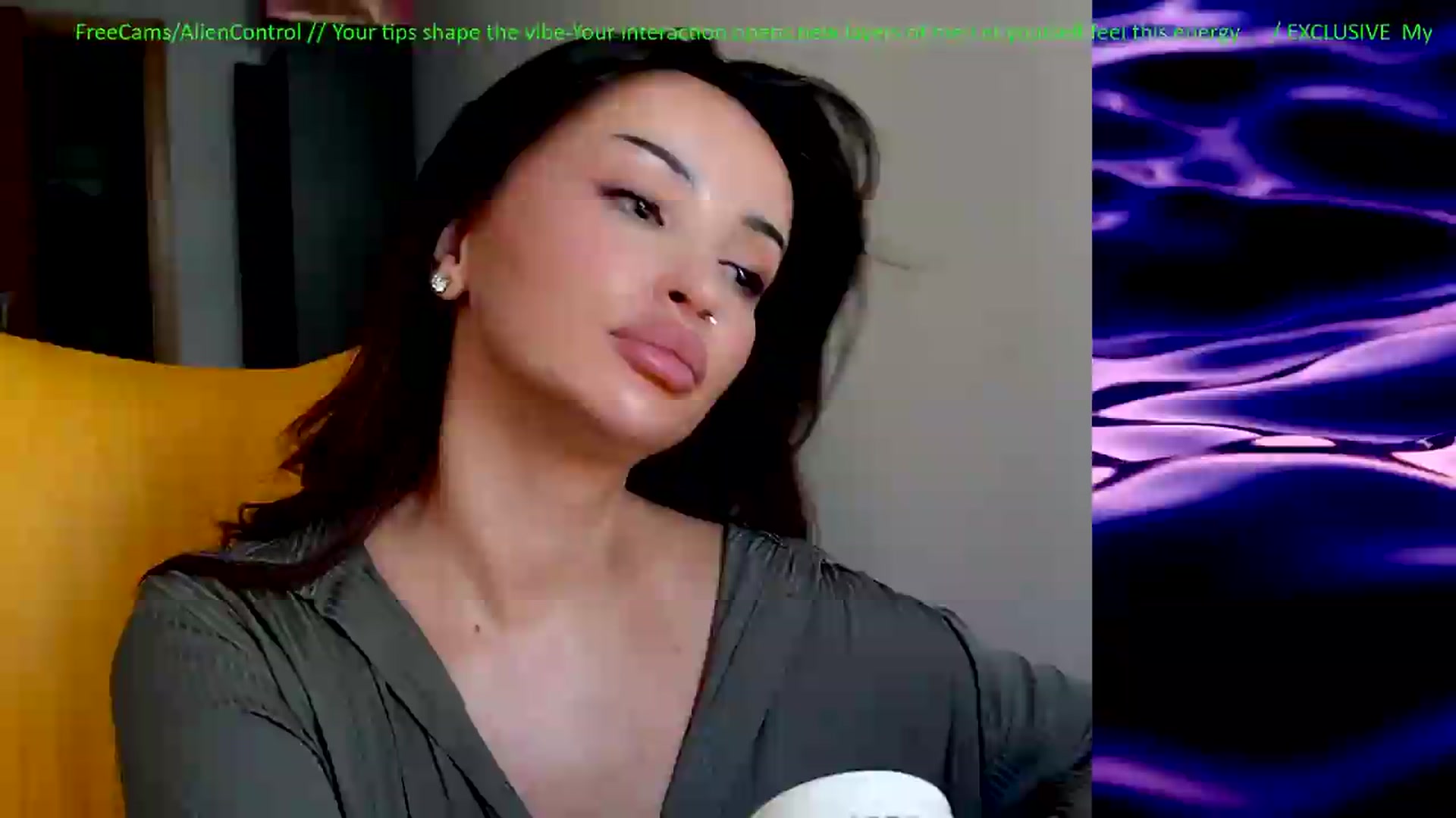 Gallery image thumbnail from AlienControl's myfreecams stream on, 07/29/2026, 10:46 image 4 of 20