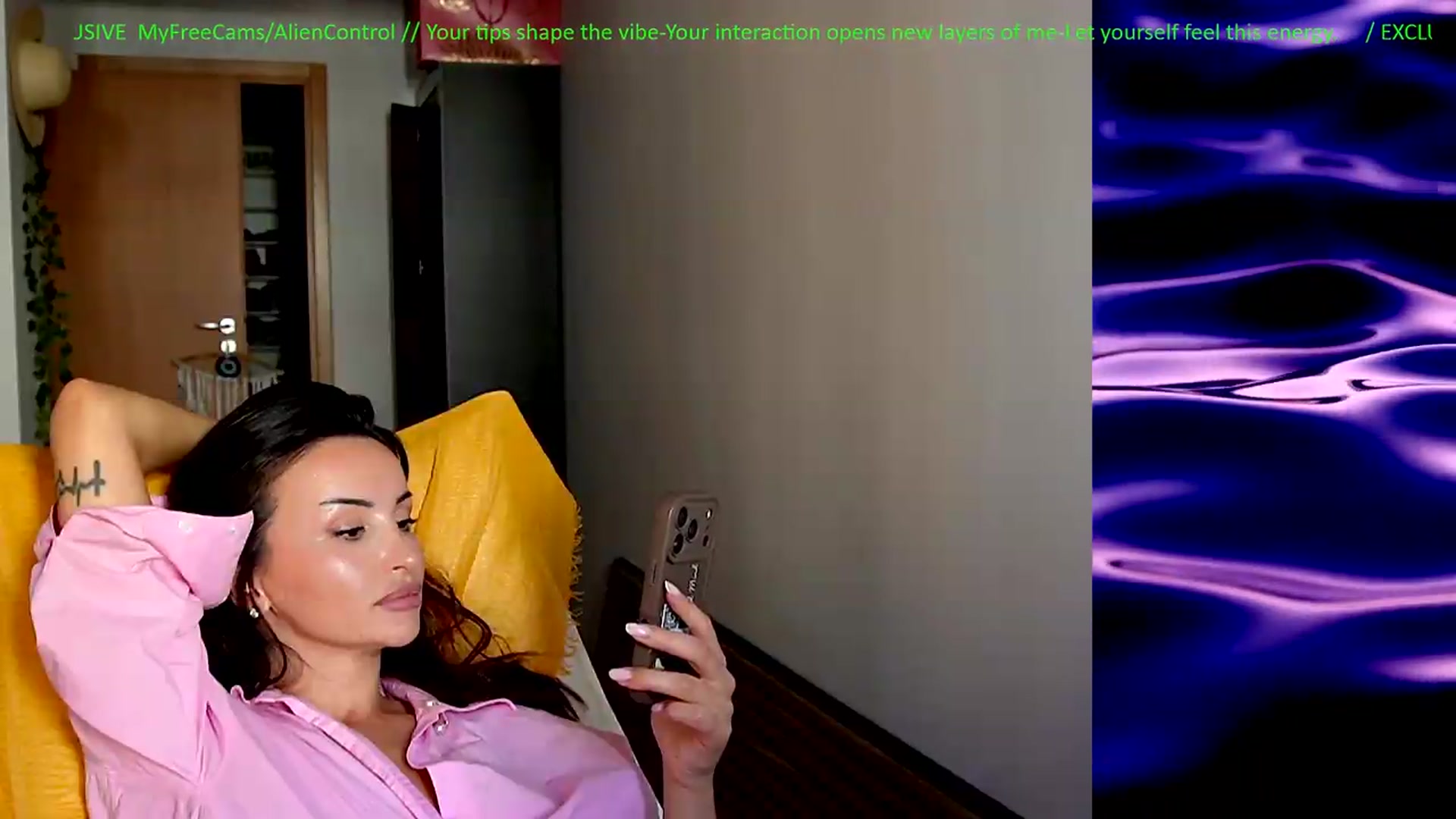 Gallery image thumbnail from AlienControl's myfreecams stream on, 07/30/2026, 13:41 image 13 of 20