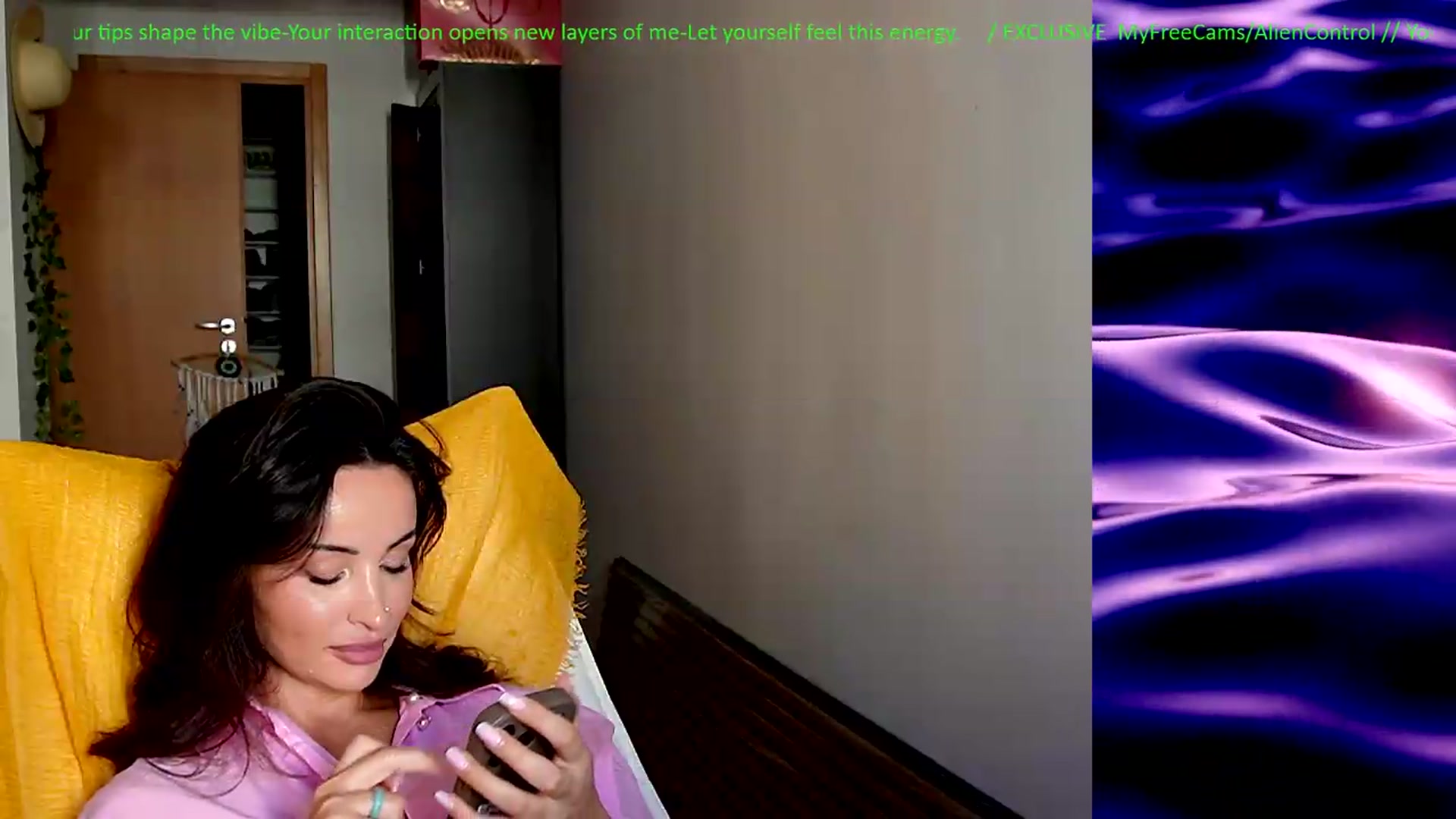 Gallery image thumbnail from AlienControl's myfreecams stream on, 07/30/2026, 13:41 image 12 of 20