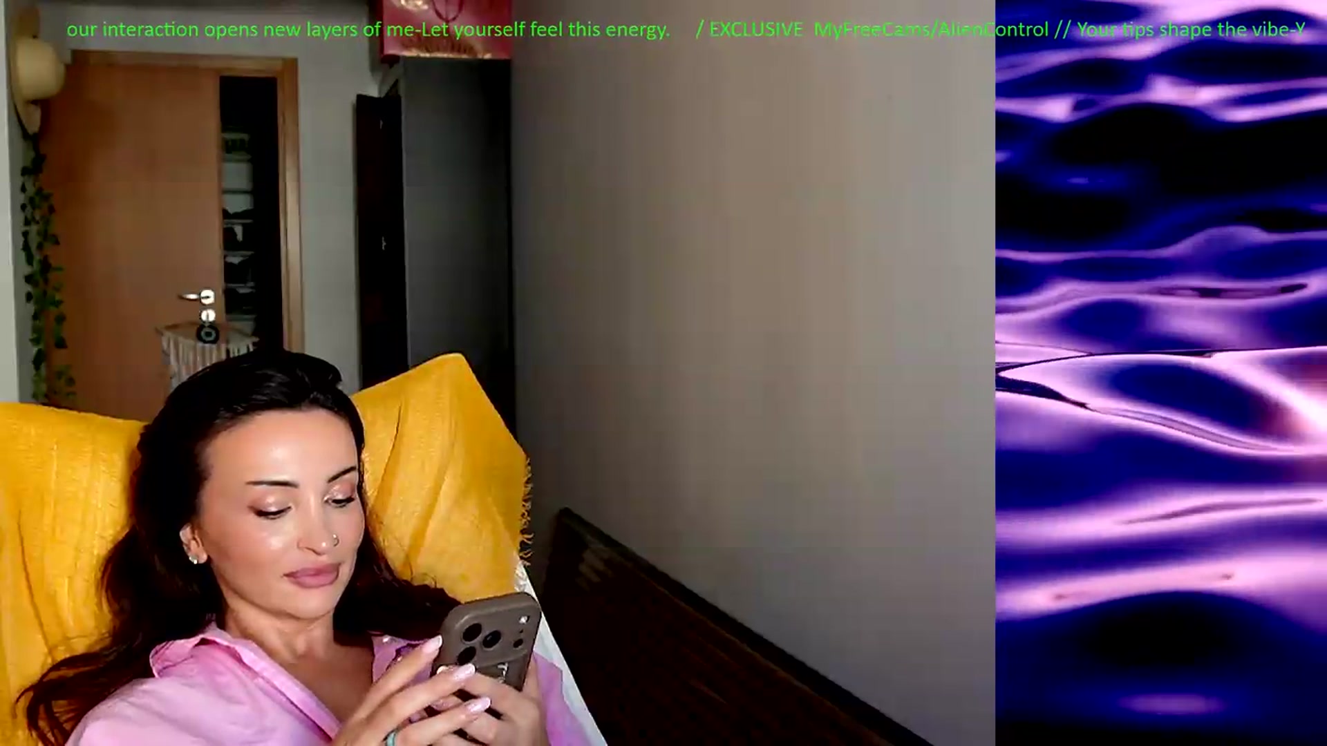 Gallery image thumbnail from AlienControl's myfreecams stream on, 07/30/2026, 13:41 image 15 of 20