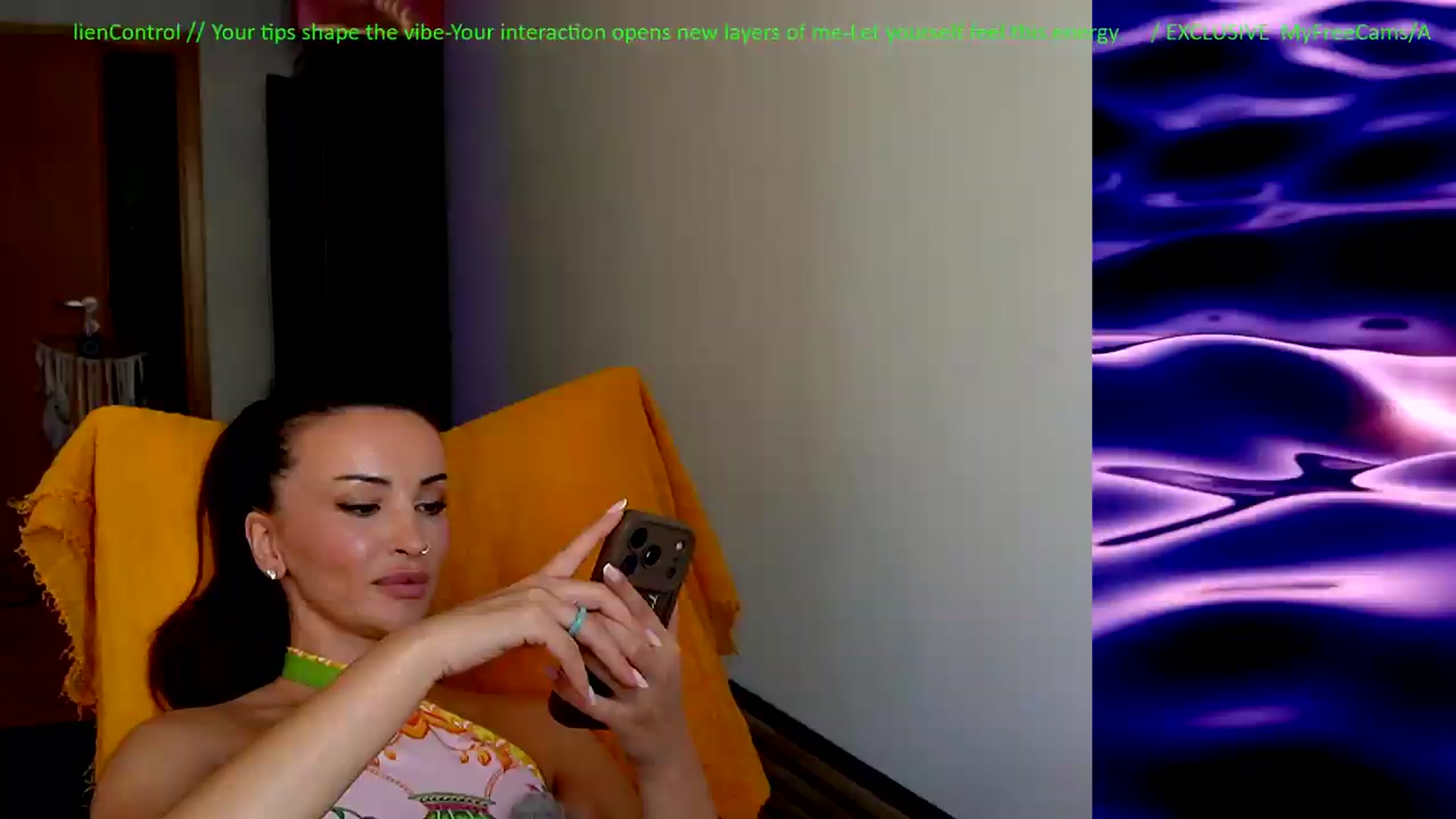 Gallery image thumbnail from AlienControl's myfreecams stream on, 07/31/2026, 10:28 image 15 of 20