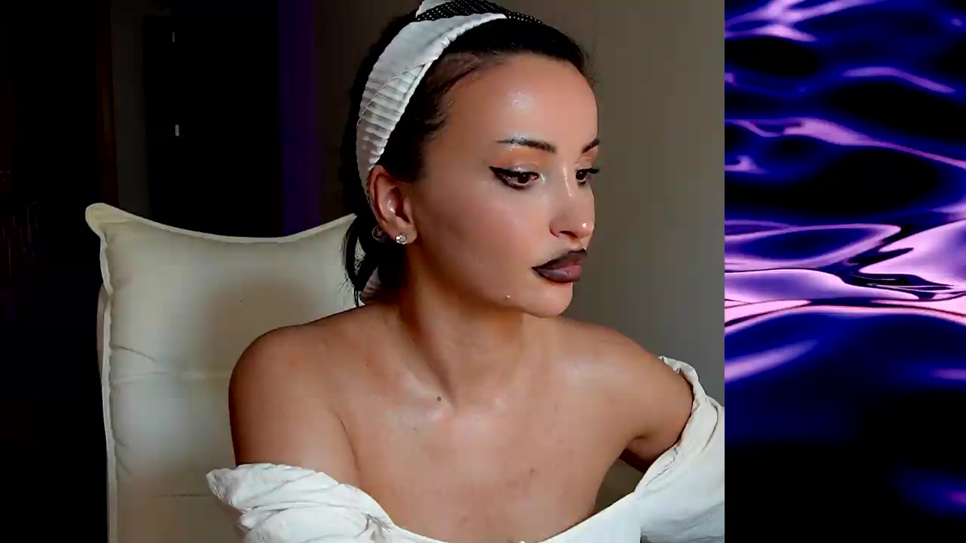 Gallery image thumbnail from AlienControl's myfreecams stream on, 08/10/2026, 16:06 image 13 of 20