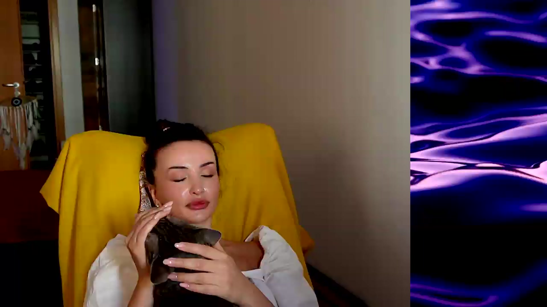 Gallery image thumbnail from AlienControl's myfreecams stream on, 08/11/2026, 14:03 image 5 of 20