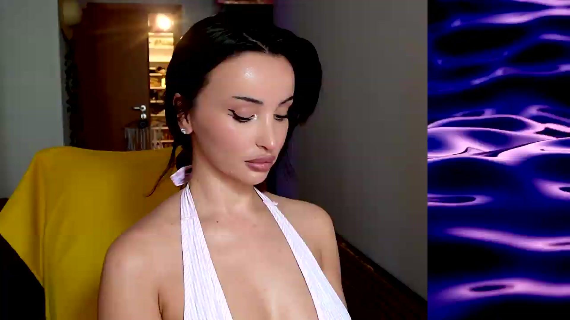 Gallery image thumbnail from AlienControl's myfreecams stream on, 08/13/2026, 10:25 image 17 of 20
