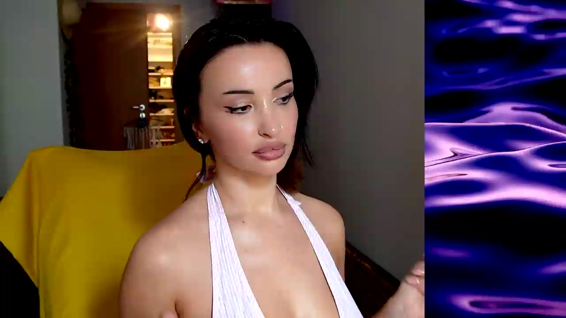 Gallery image thumbnail from AlienControl's myfreecams stream on, 08/13/2026, 10:25 image 19 of 20