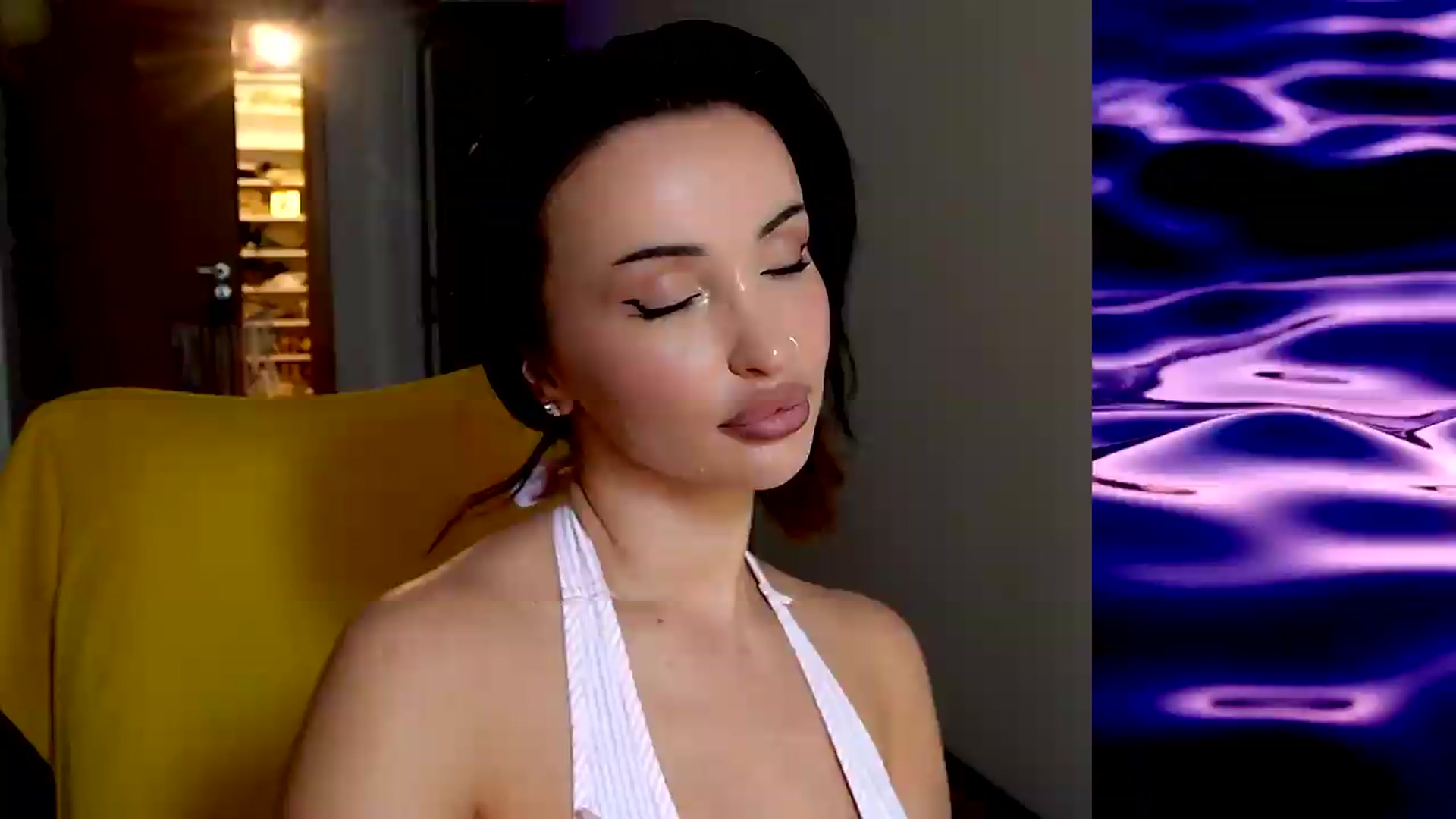 Gallery image thumbnail from AlienControl's myfreecams stream on, 08/13/2026, 10:25 image 3 of 20