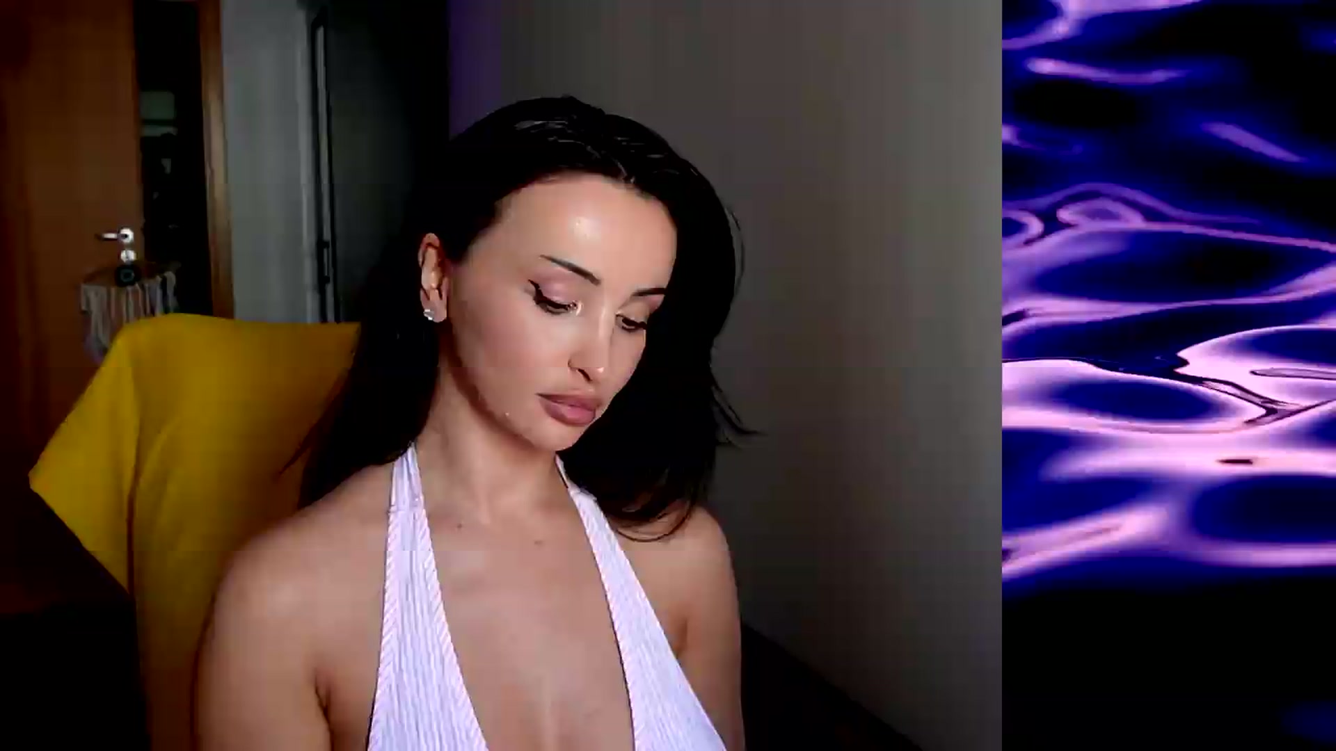 Gallery image thumbnail from AlienControl's myfreecams stream on, 08/13/2026, 13:17 image 20 of 20