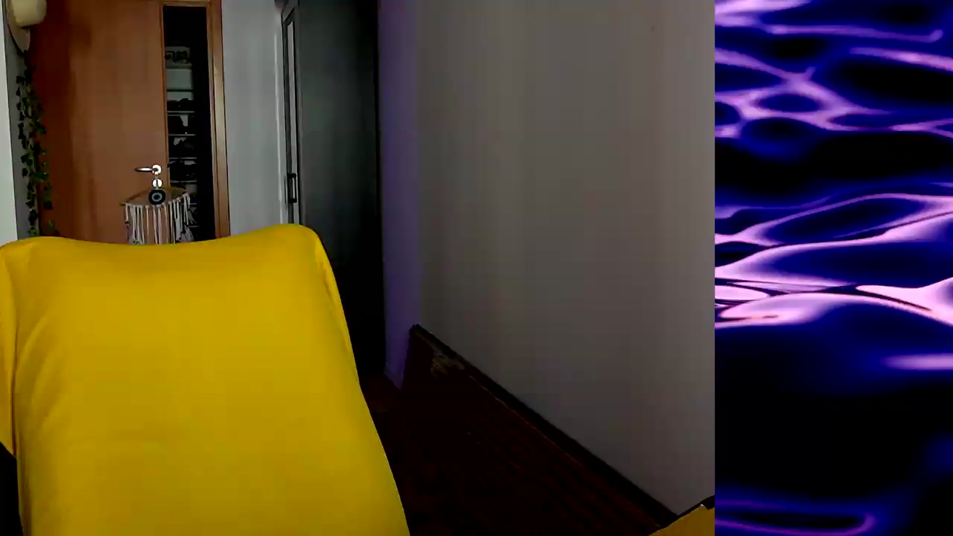 Gallery image thumbnail from AlienControl's myfreecams stream on, 08/13/2026, 13:17 image 11 of 20
