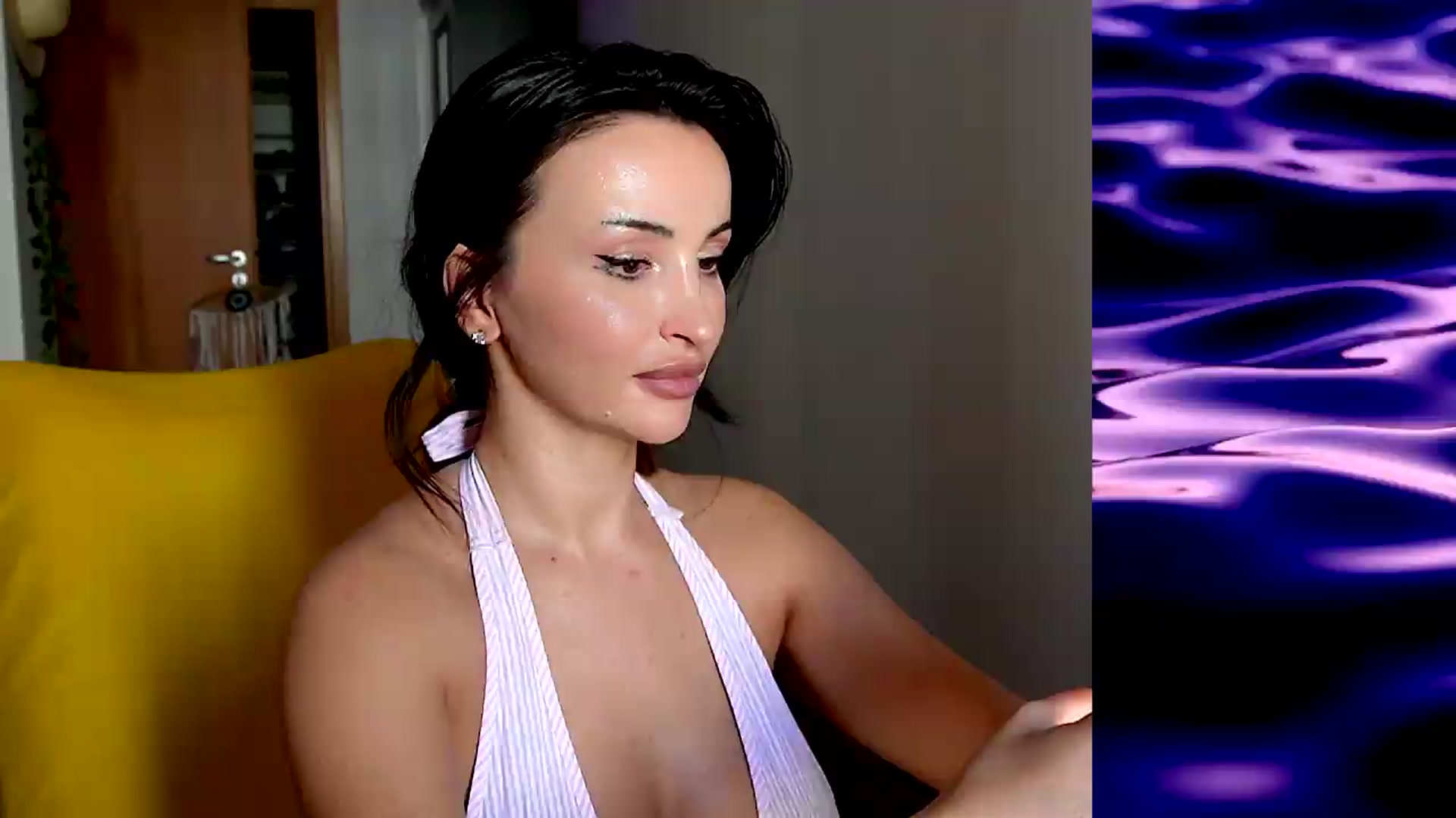 Gallery image thumbnail from AlienControl's myfreecams stream on, 08/13/2026, 13:17 image 9 of 20