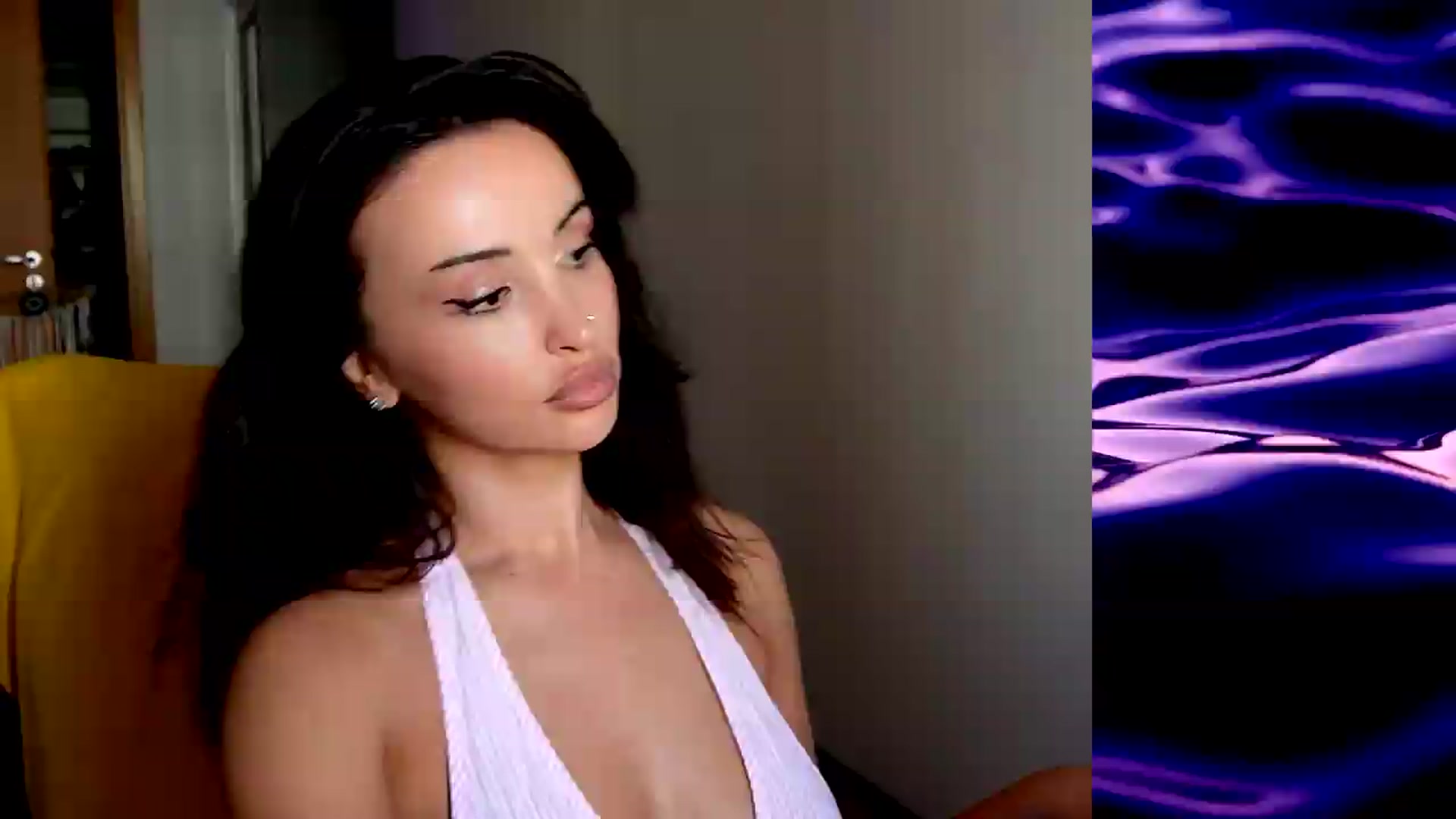 Gallery image thumbnail from AlienControl's myfreecams stream on, 08/13/2026, 13:17 image 13 of 20