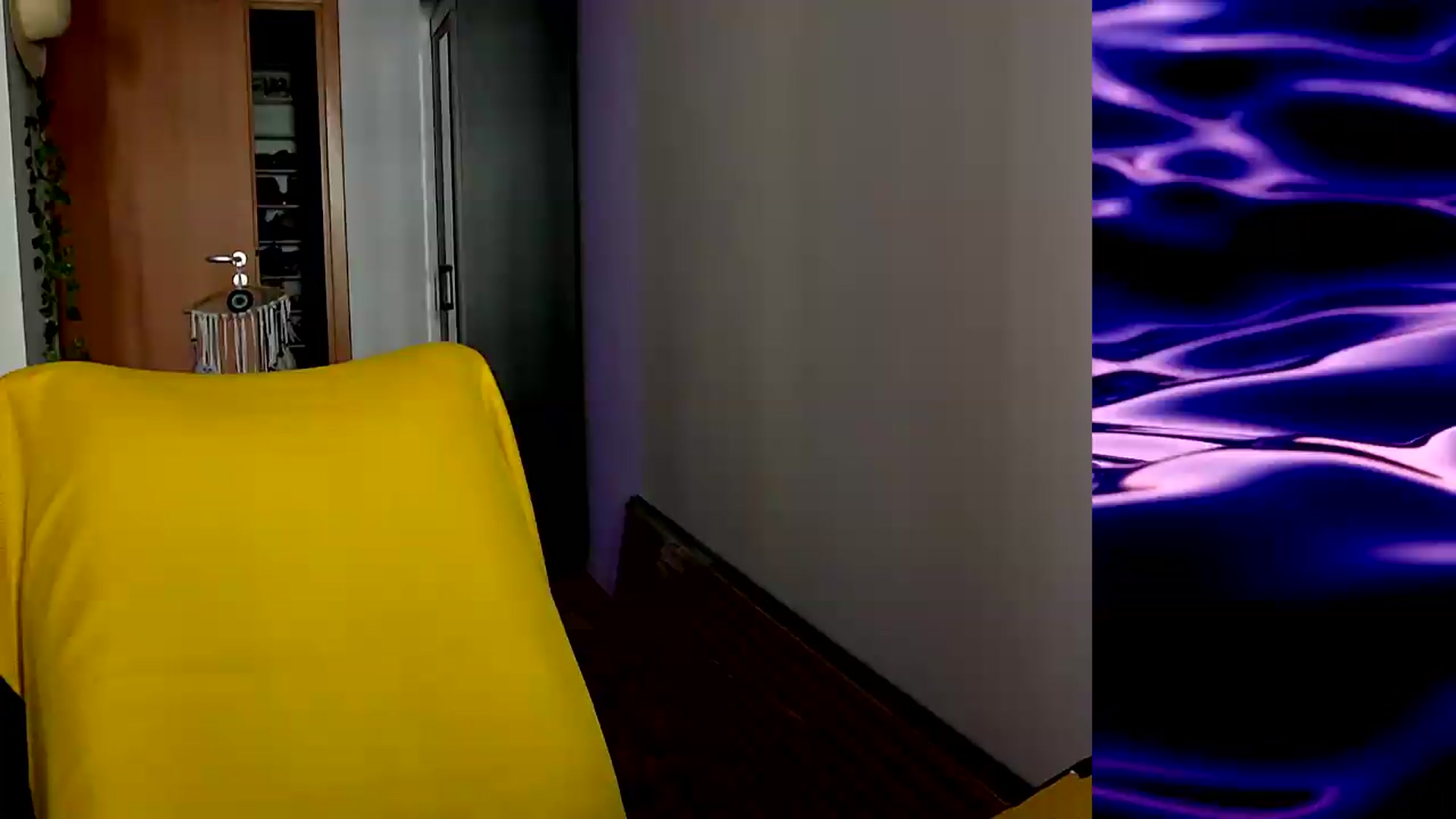 Gallery image thumbnail from AlienControl's myfreecams stream on, 08/13/2026, 13:17 image 12 of 20