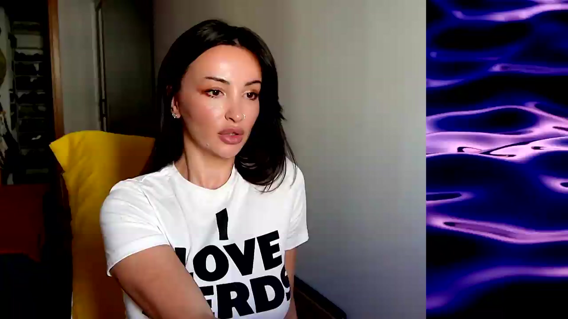 Gallery image thumbnail from AlienControl's myfreecams stream on, 08/18/2026, 12:31 image 15 of 20