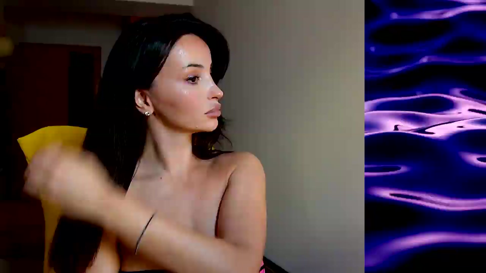 Gallery image thumbnail from AlienControl's myfreecams stream on, 08/25/2026, 15:12 image 15 of 20