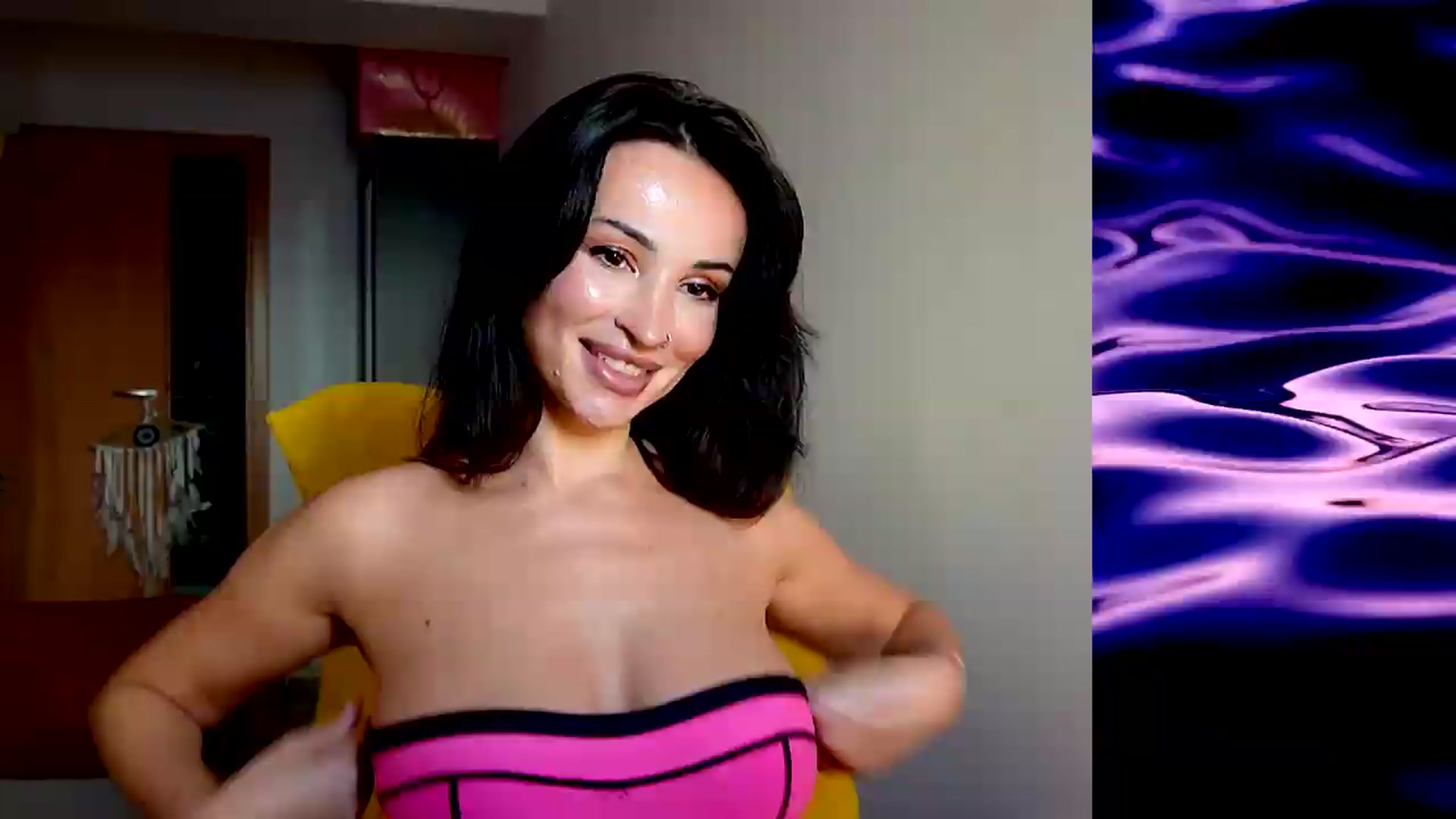Gallery image thumbnail from AlienControl's myfreecams stream on, 08/25/2026, 15:12 image 6 of 20