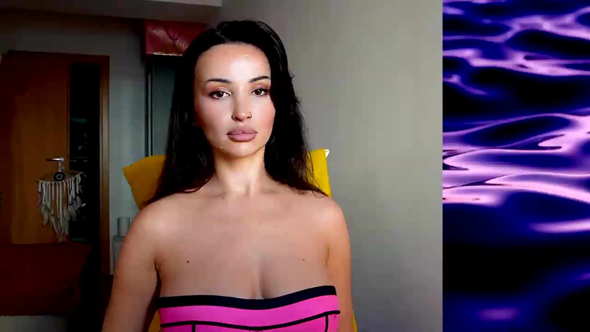 Gallery image thumbnail from AlienControl's myfreecams stream on, 08/25/2026, 15:12 image 5 of 20