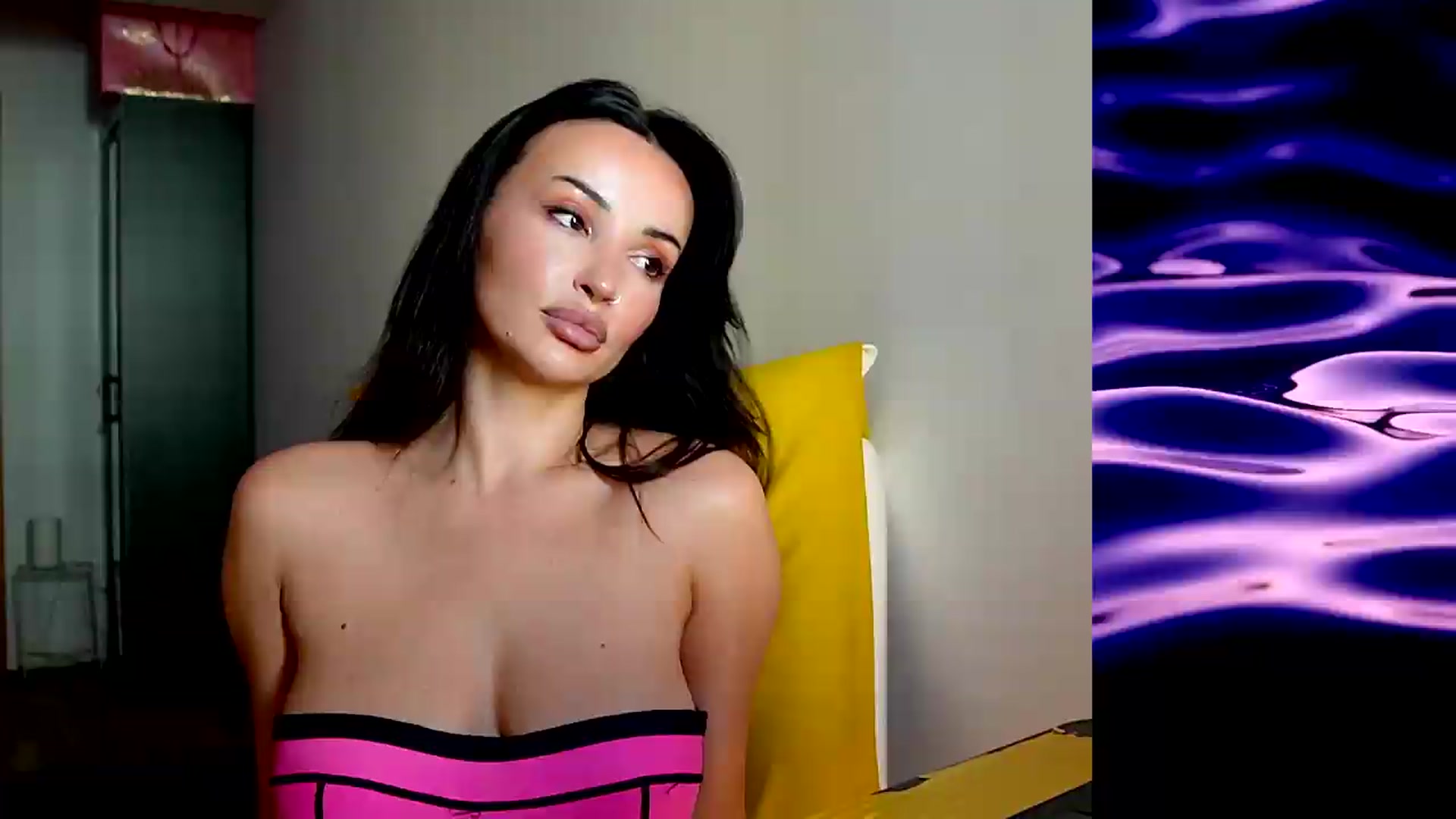 Gallery image thumbnail from AlienControl's myfreecams stream on, 08/25/2026, 15:12 image 2 of 20