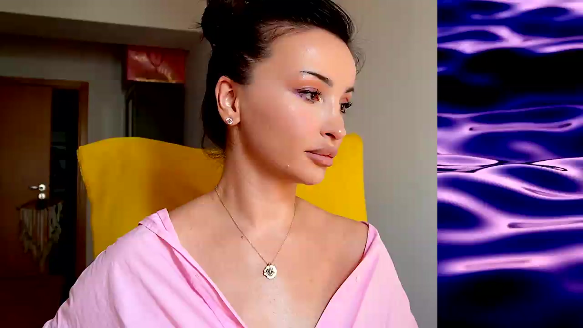Gallery image thumbnail from AlienControl's myfreecams stream on, 08/27/2026, 12:40 image 5 of 20