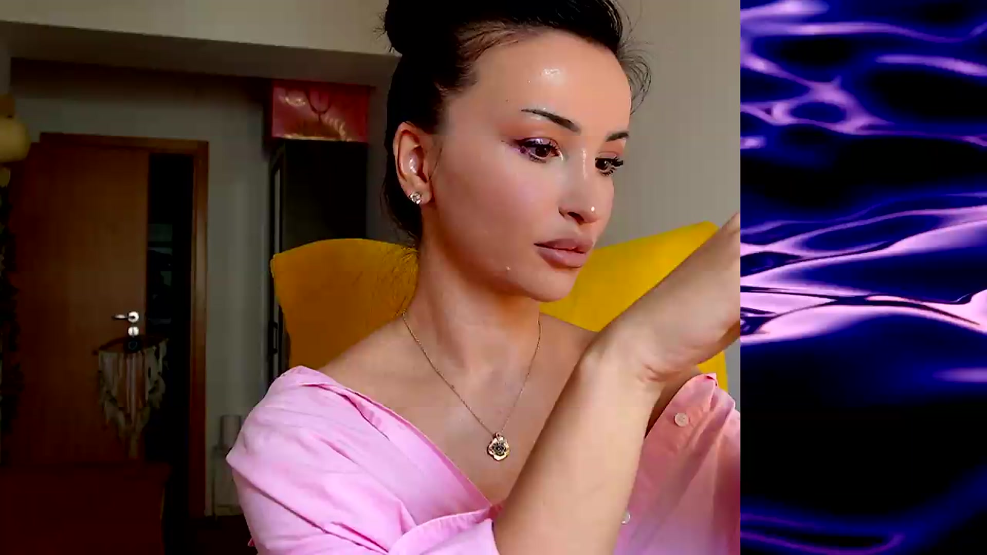 Gallery image thumbnail from AlienControl's myfreecams stream on, 08/27/2026, 12:40 image 2 of 20