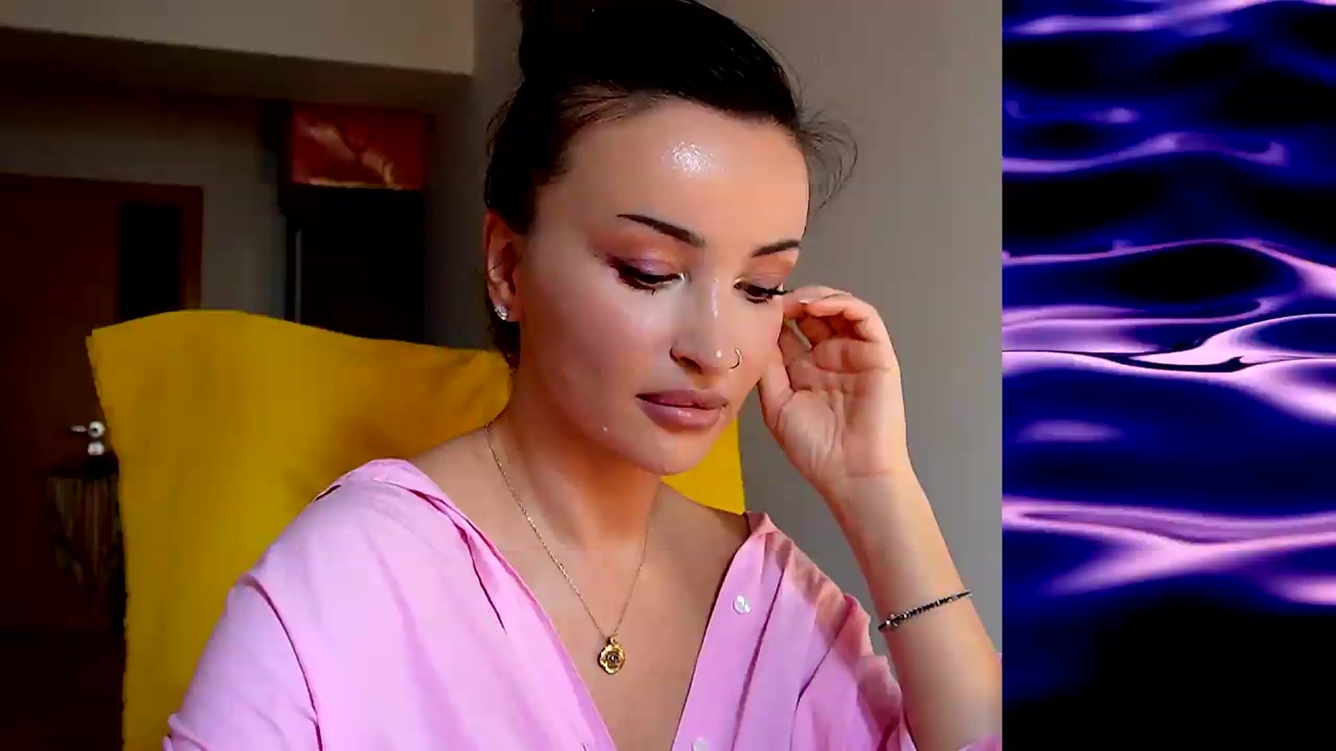Gallery image thumbnail from AlienControl's myfreecams stream on, 08/27/2026, 12:40 image 3 of 20