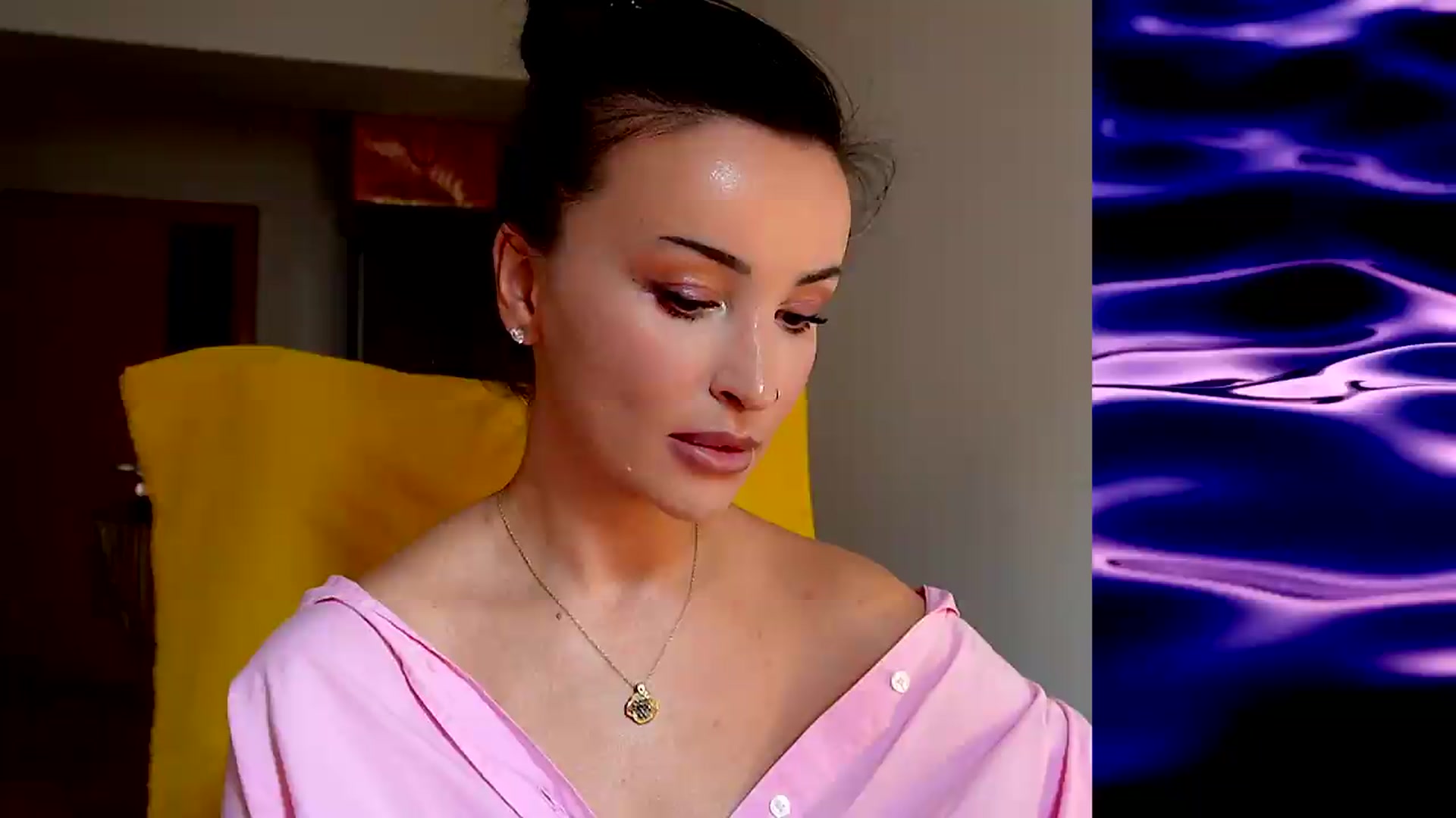 Gallery image thumbnail from AlienControl's myfreecams stream on, 08/27/2026, 12:40 image 7 of 20