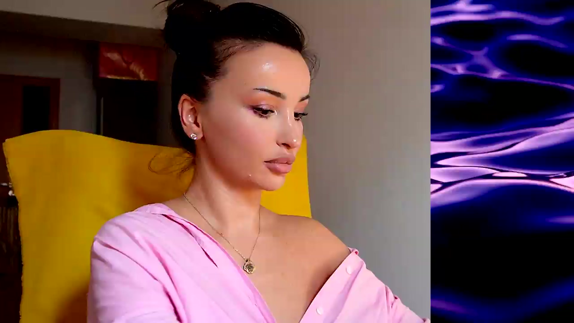 Gallery image thumbnail from AlienControl's myfreecams stream on, 08/27/2026, 12:40 image 6 of 20